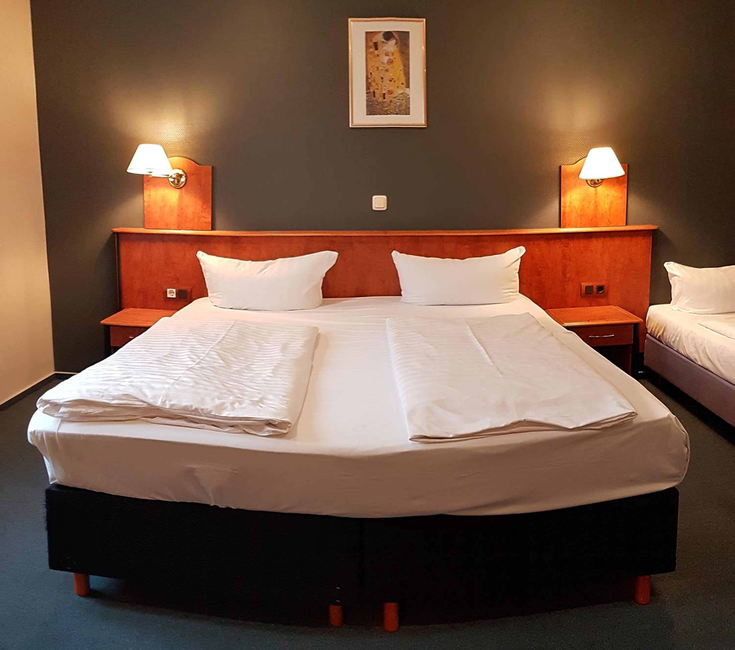 Standard Triple Room - Photo 5
