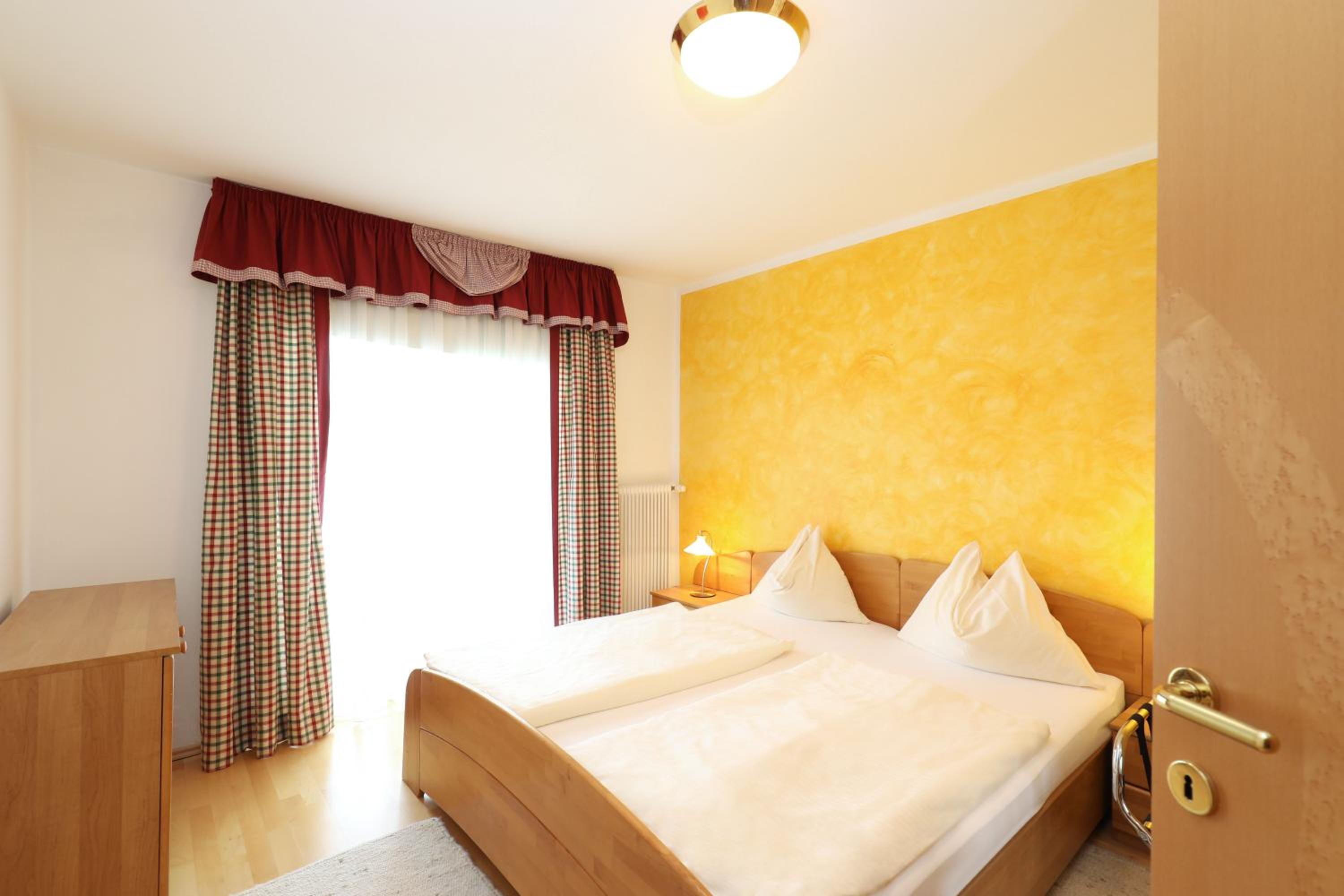 Standard One-Bedroom Apartment with Balcony and Lake View
