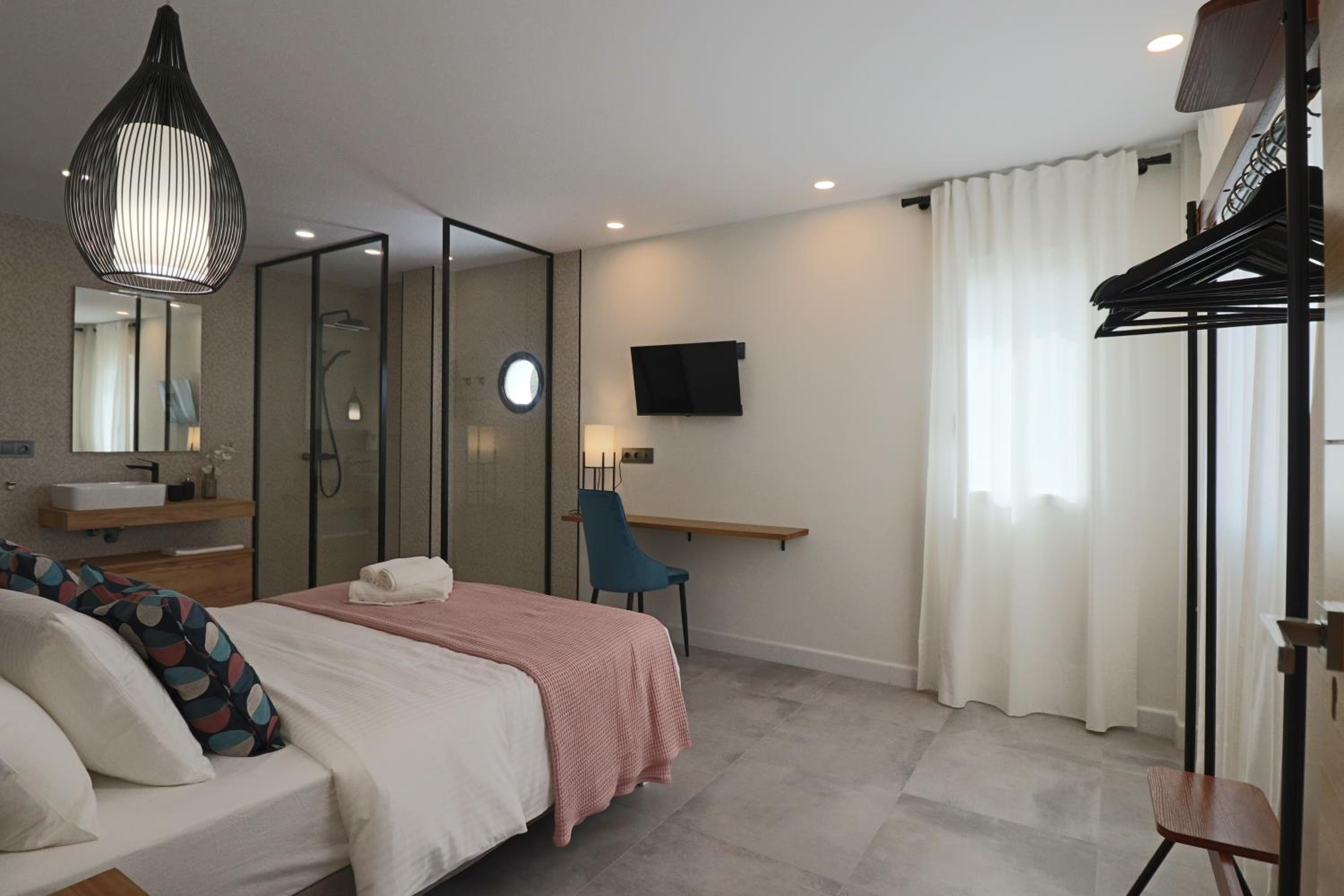 Habitación Doble con Baño Privado