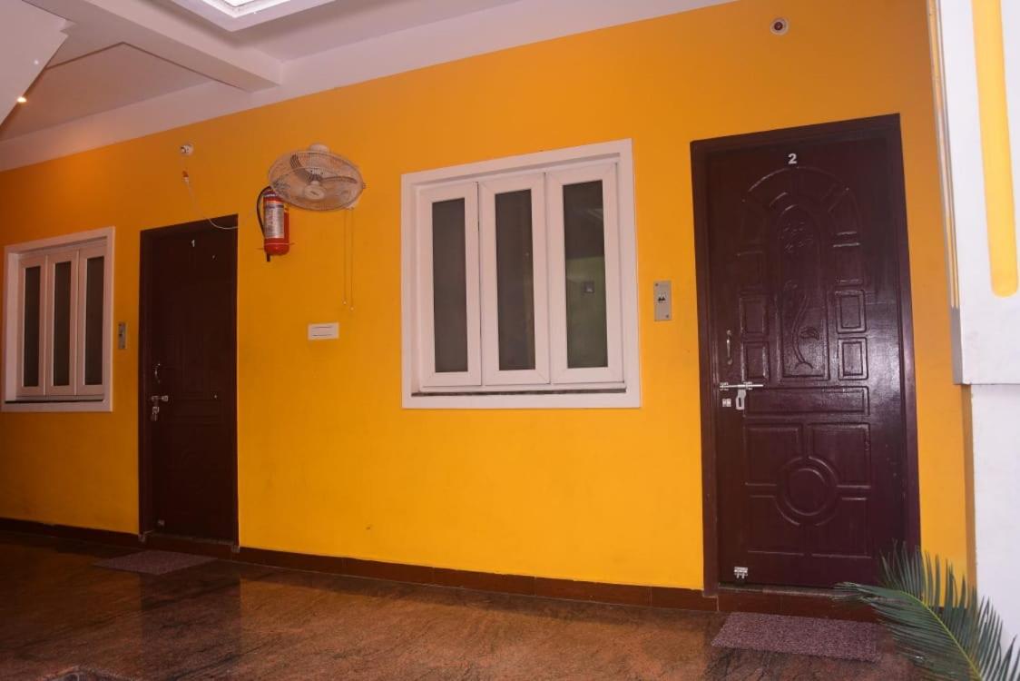 Family Room photo 3