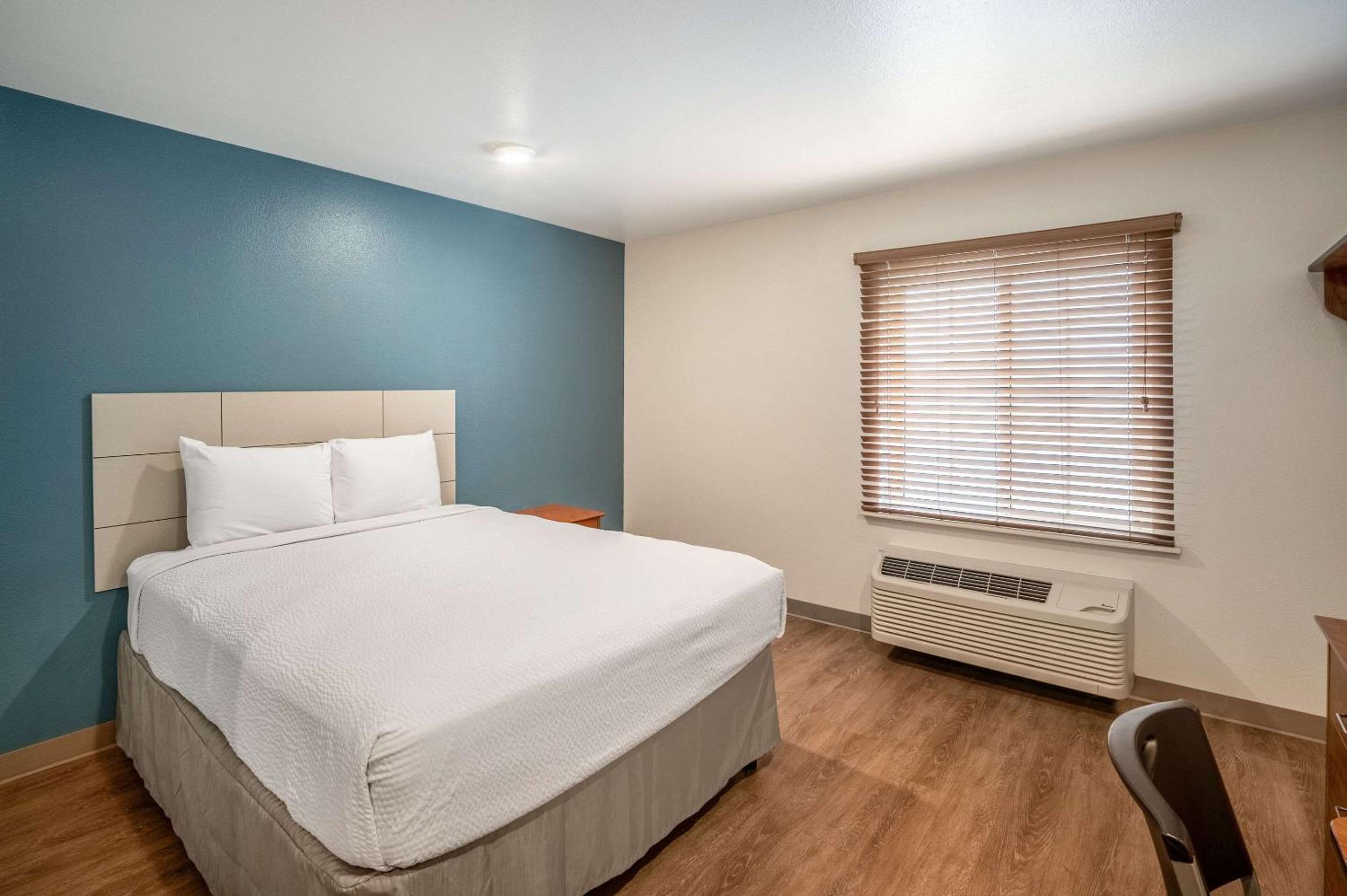 Queen Suite - Accessible photo 1