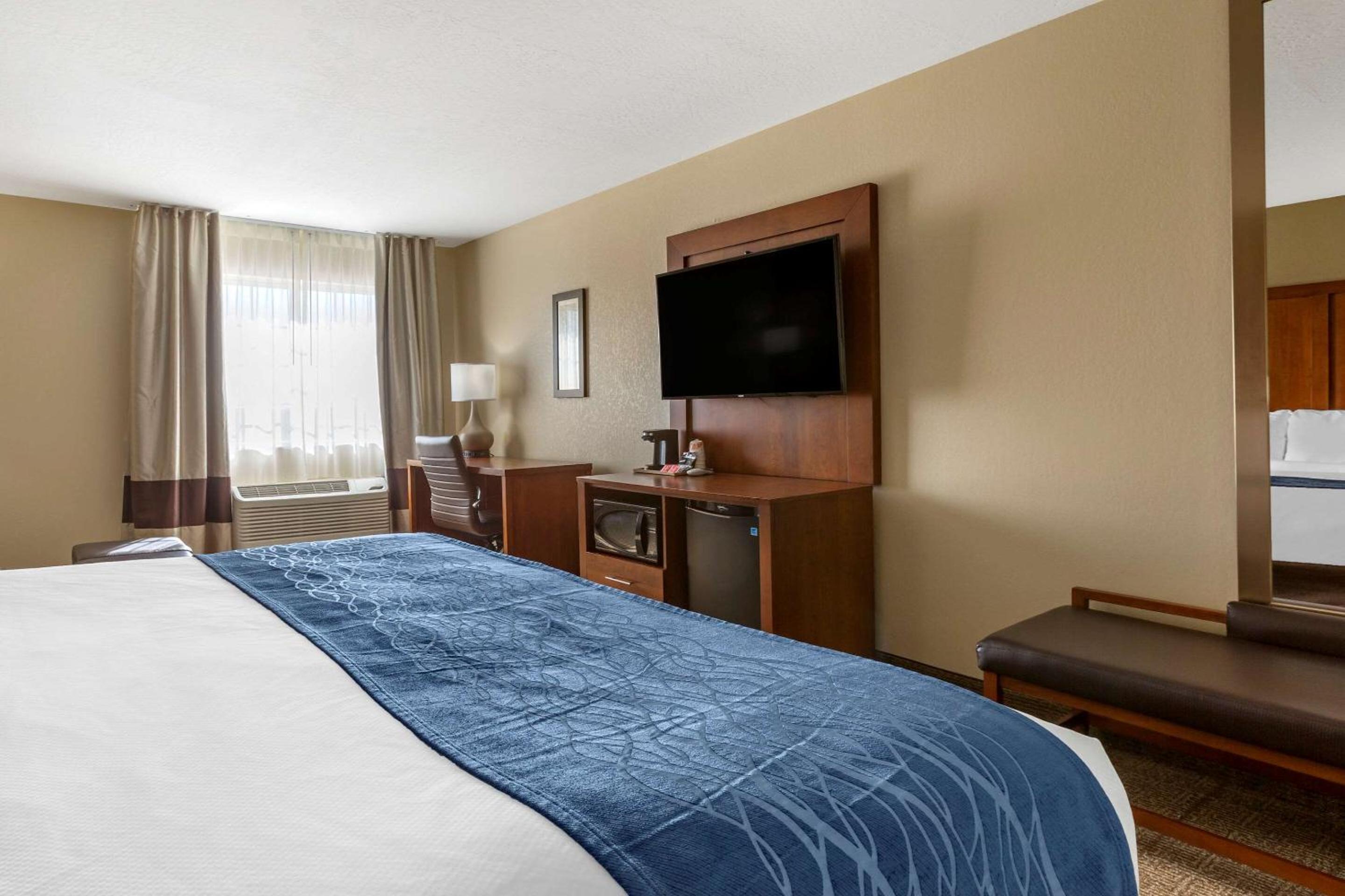 King Room - Non-Smoking - Photo 1