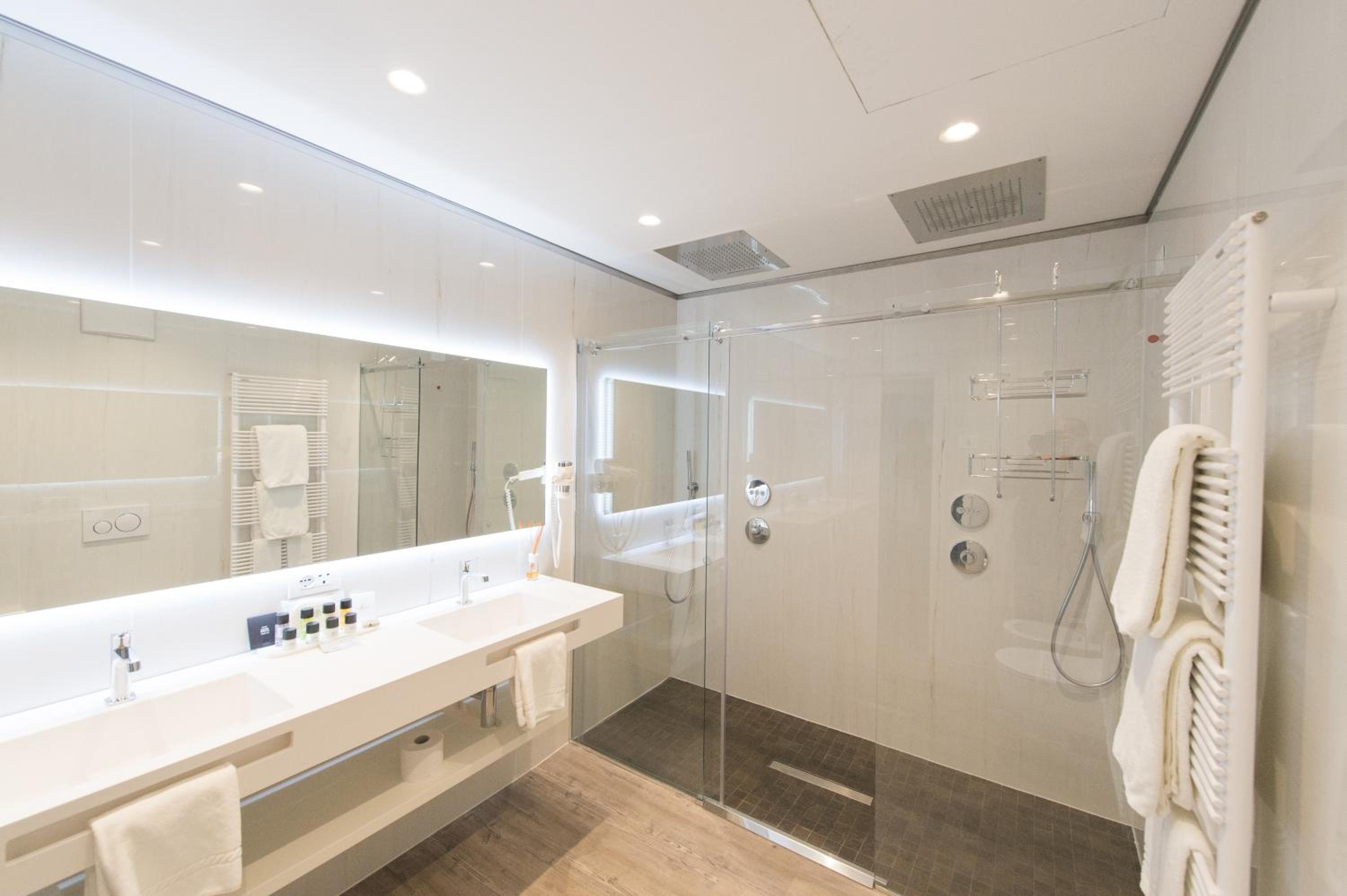 Family Suite with Sauna - spa access included  - Photo 3