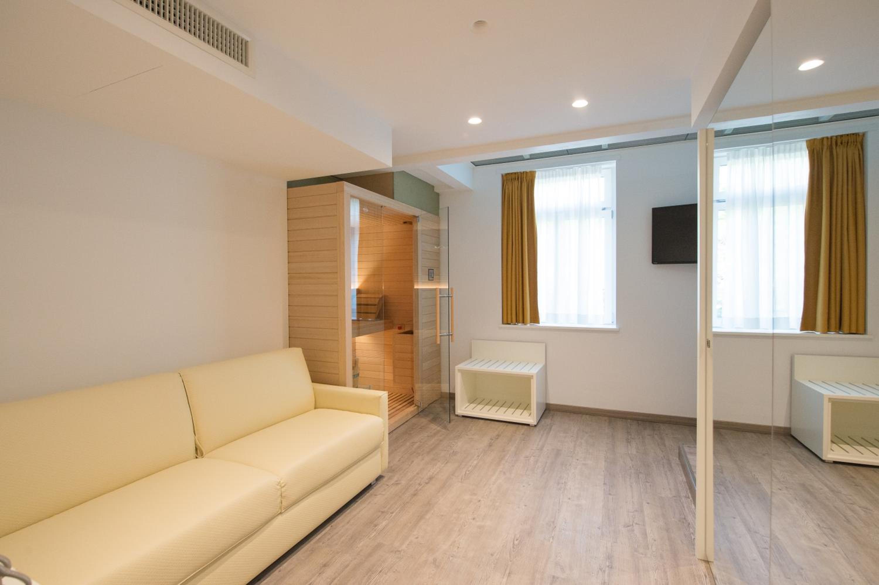 Family Suite with Sauna - spa access included  - Photo 10