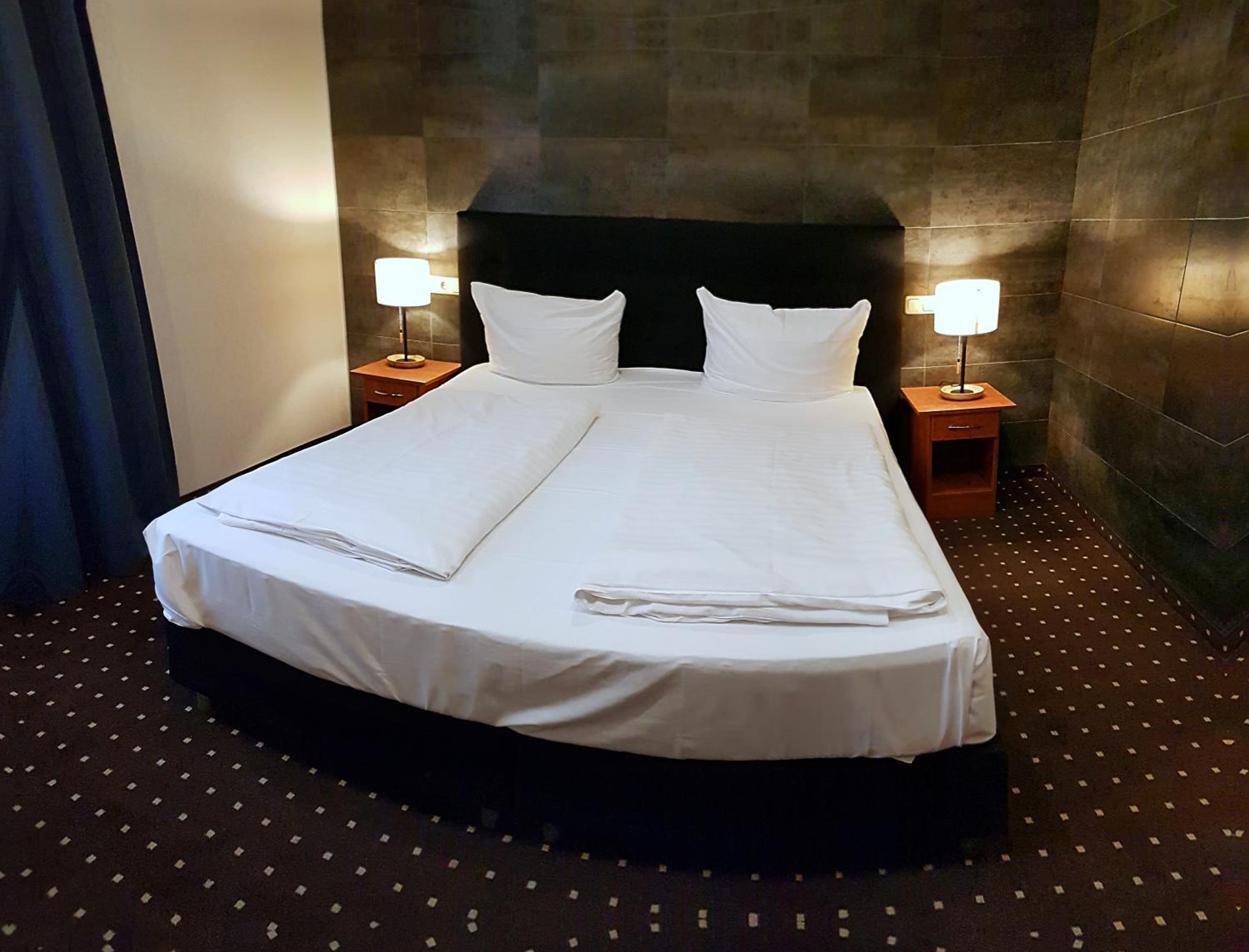 Business Double Room - Photo 12