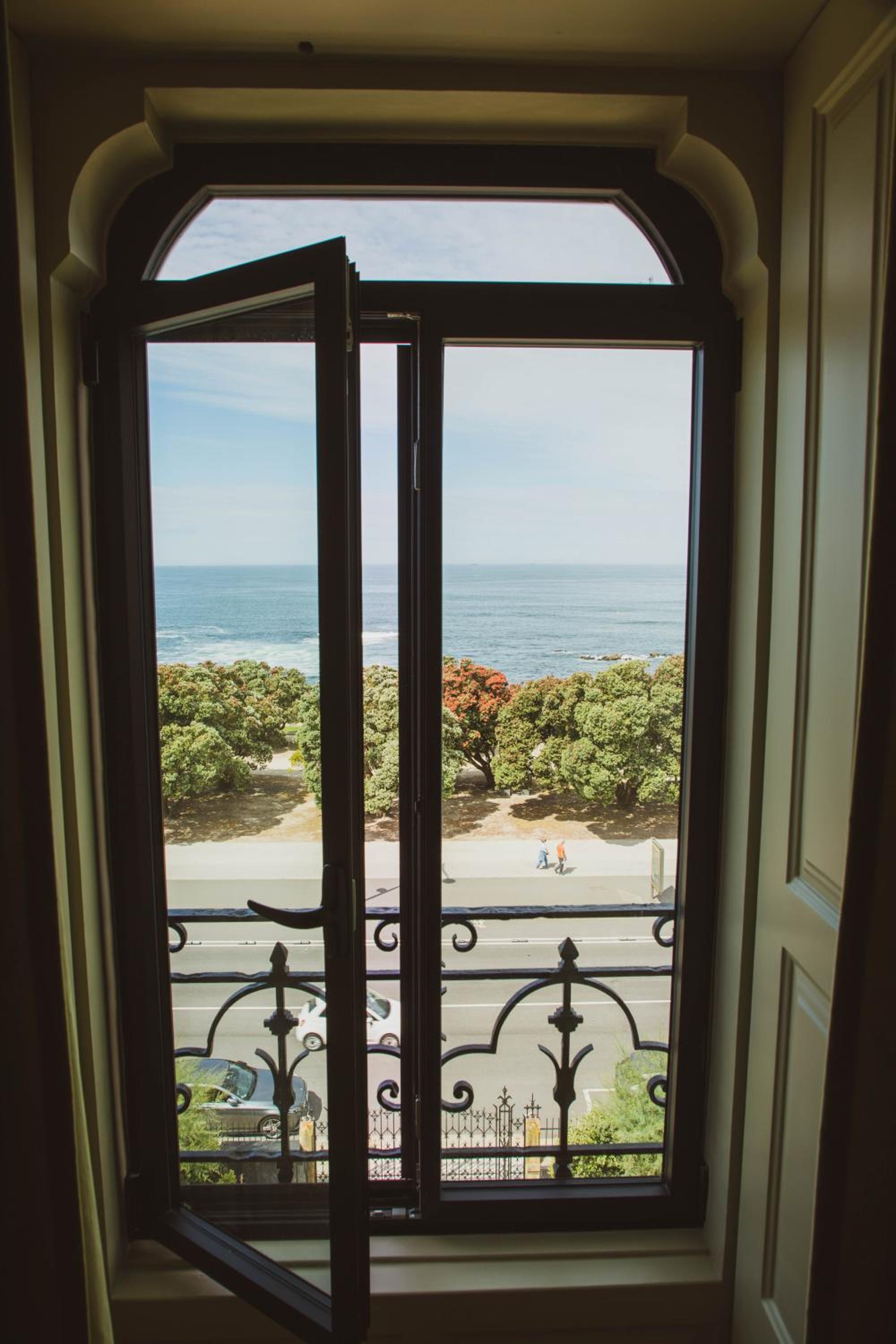 King Suite with Ocean View