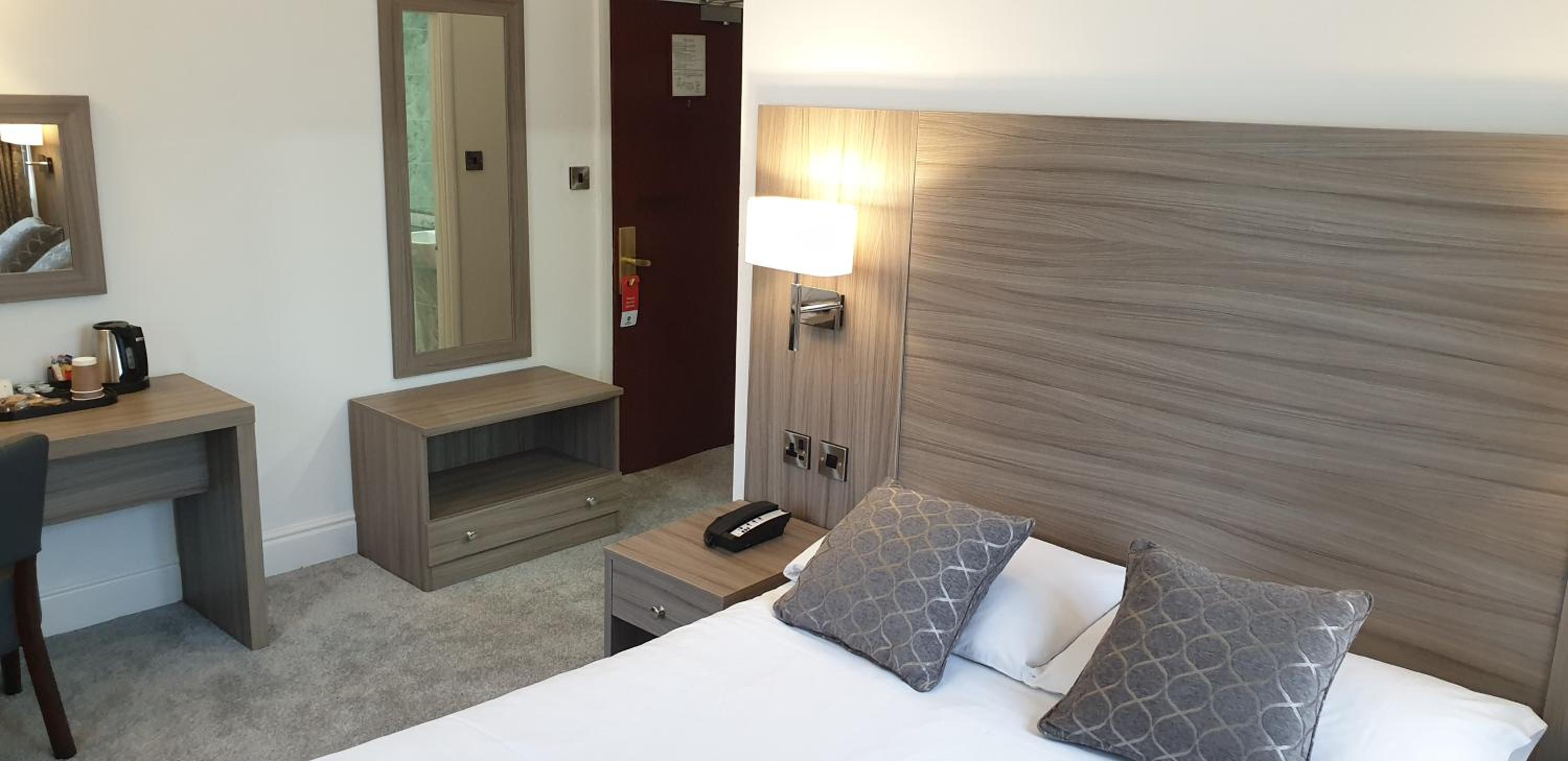 Standard Double Room - Photo 15