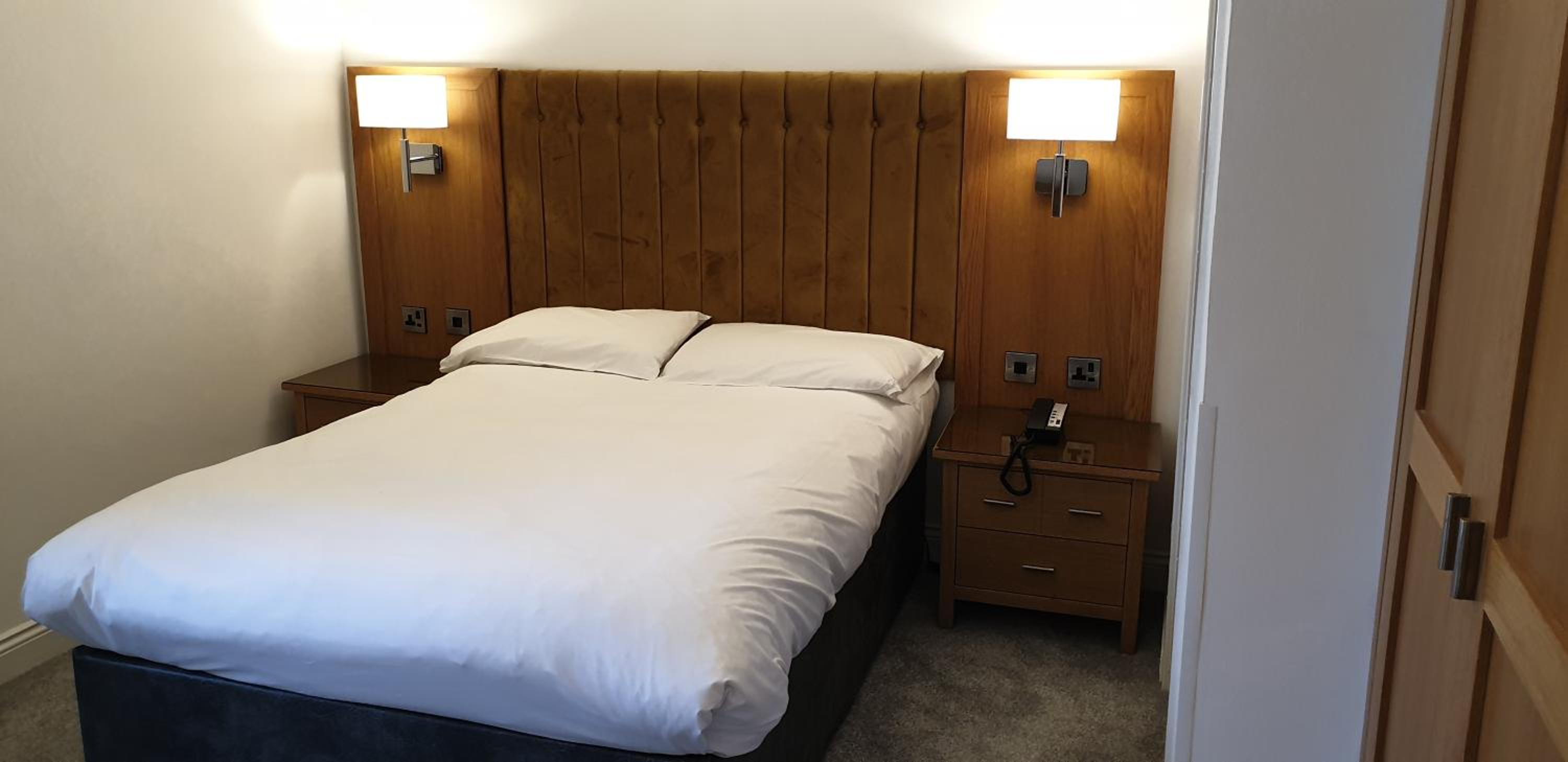 Standard Double Room - Photo 14