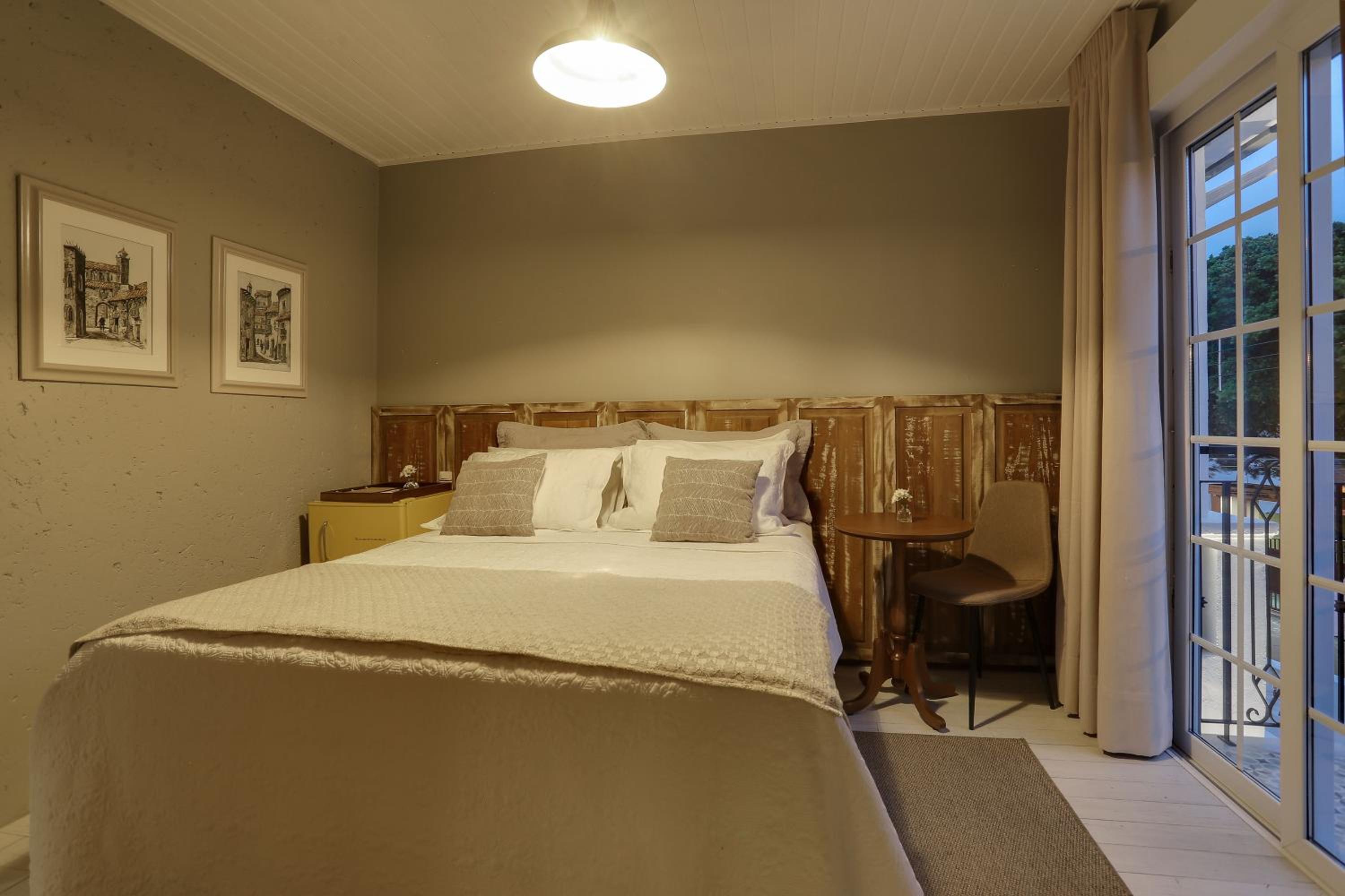 Deluxe Double Room (2 Adults + 1 Child) photo 3