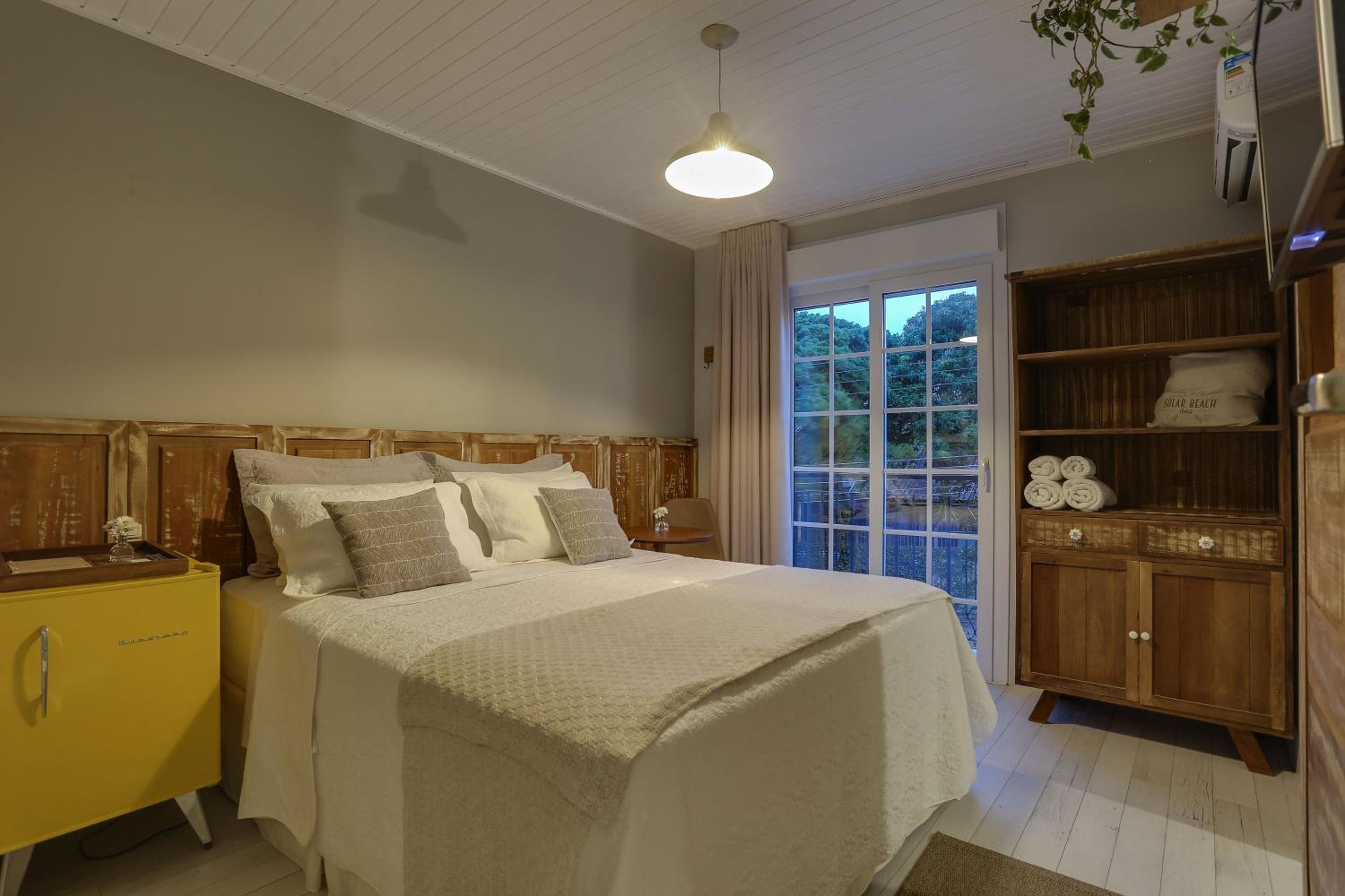 Deluxe Double Room (2 Adults + 1 Child) photo 1