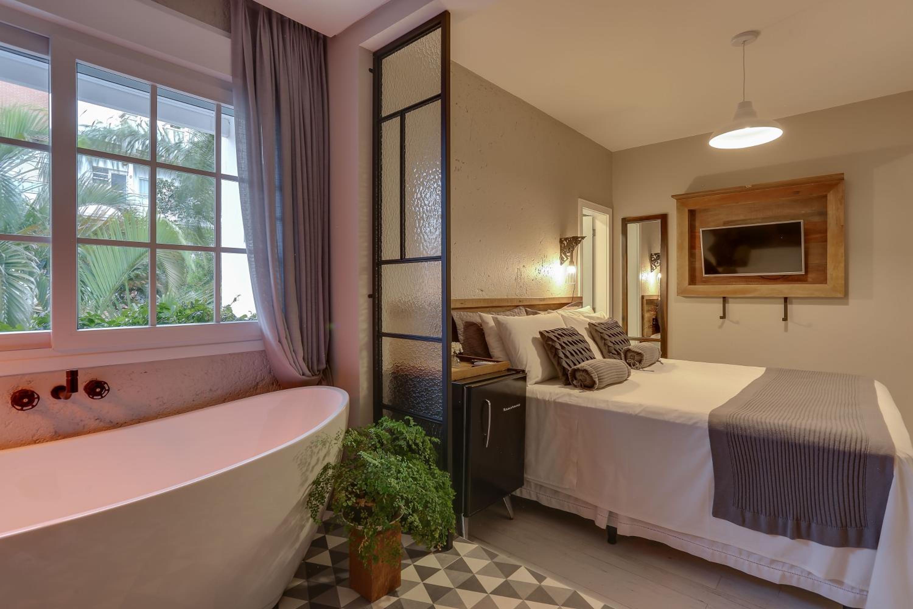 Deluxe Double Room with Bath photo 1