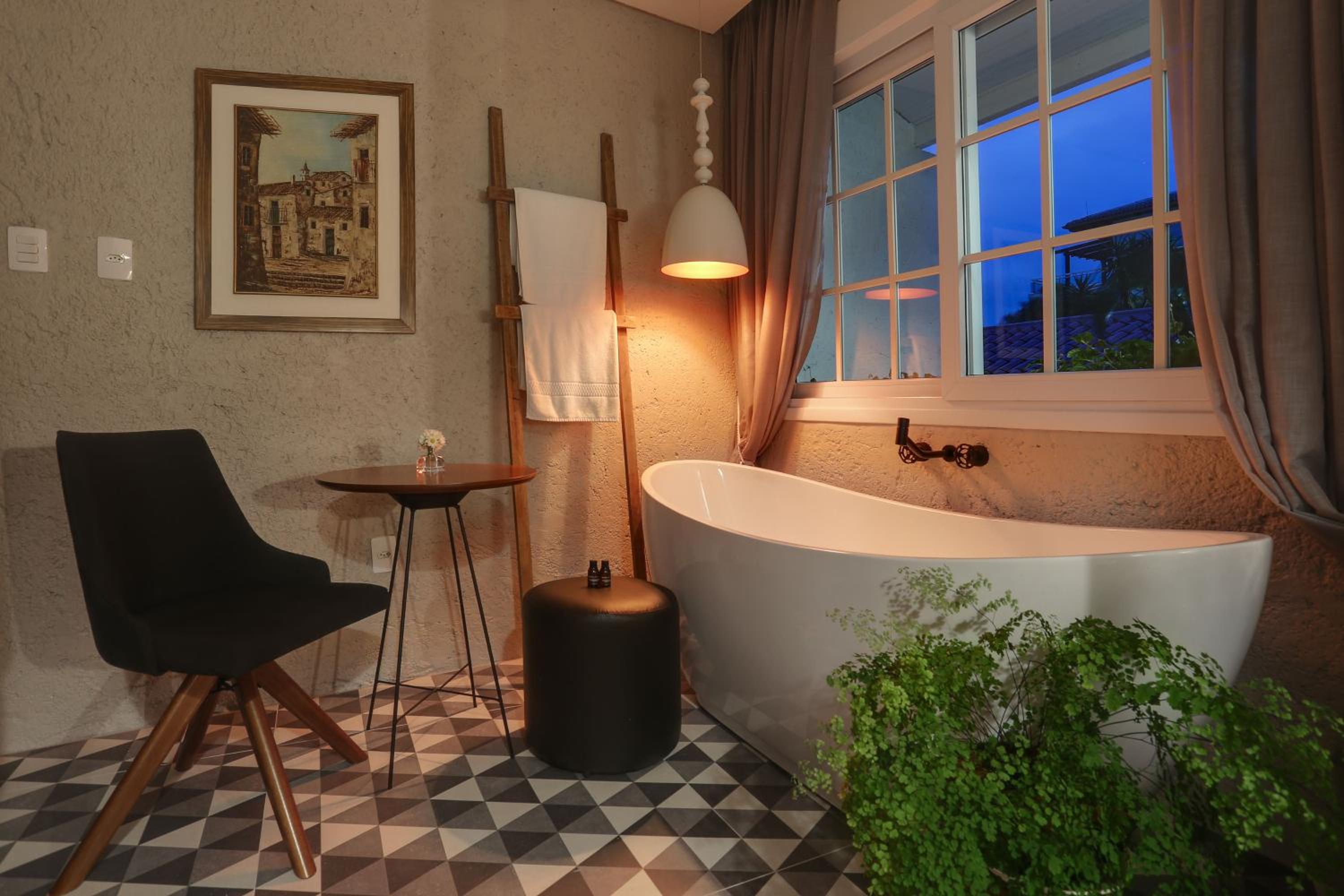 Deluxe Double Room with Bath photo 3