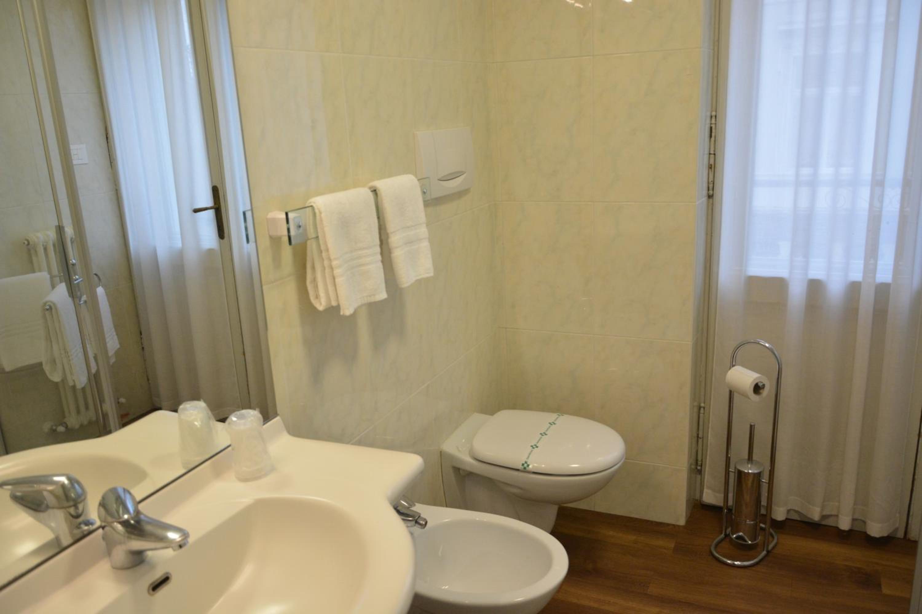 Superior Triple Room photo 3
