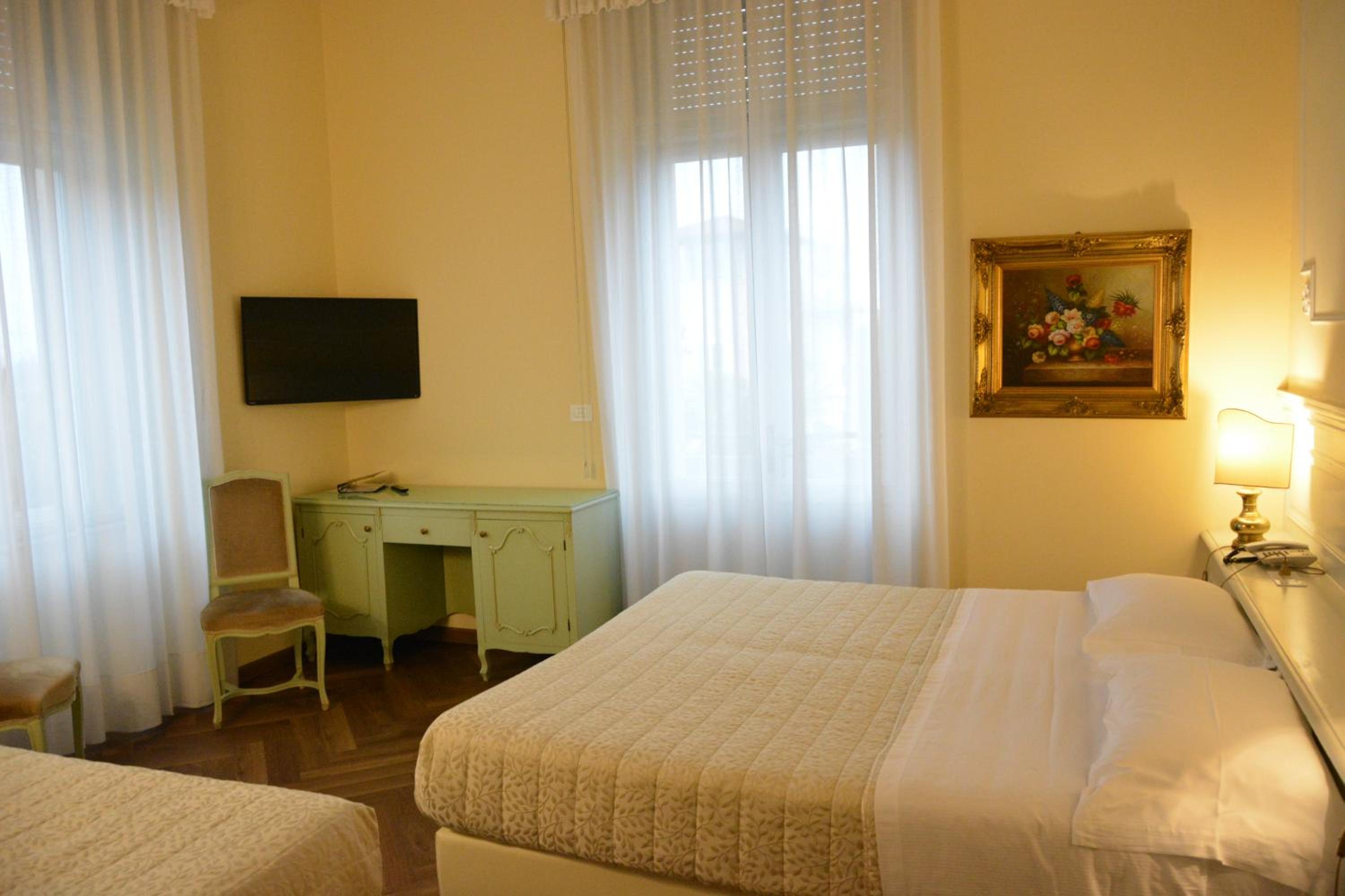Superior Triple Room photo 2