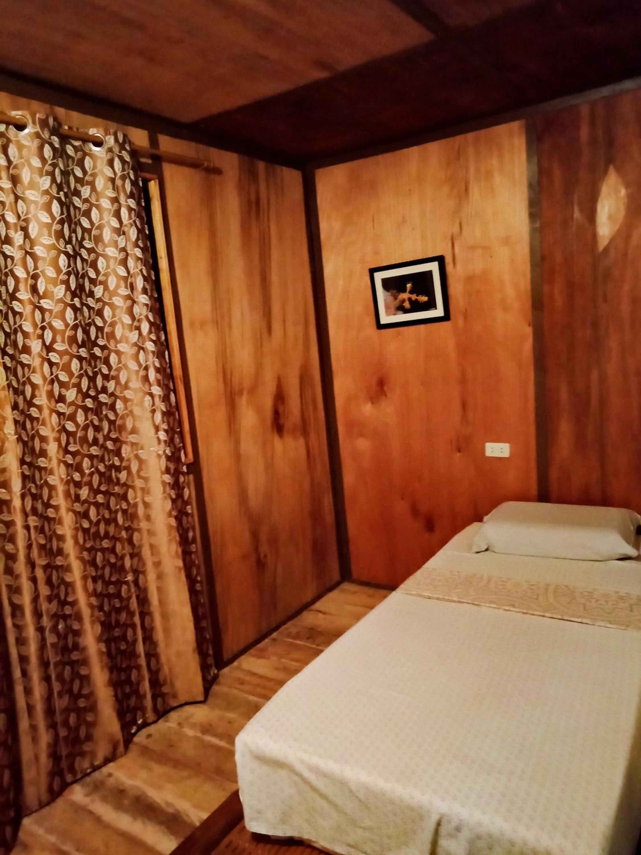 Standard Twin Room with Shared Bathroom