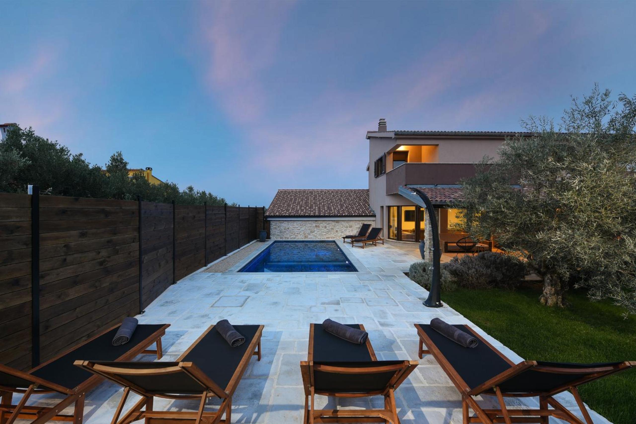 Villa with Private Pool photo 3