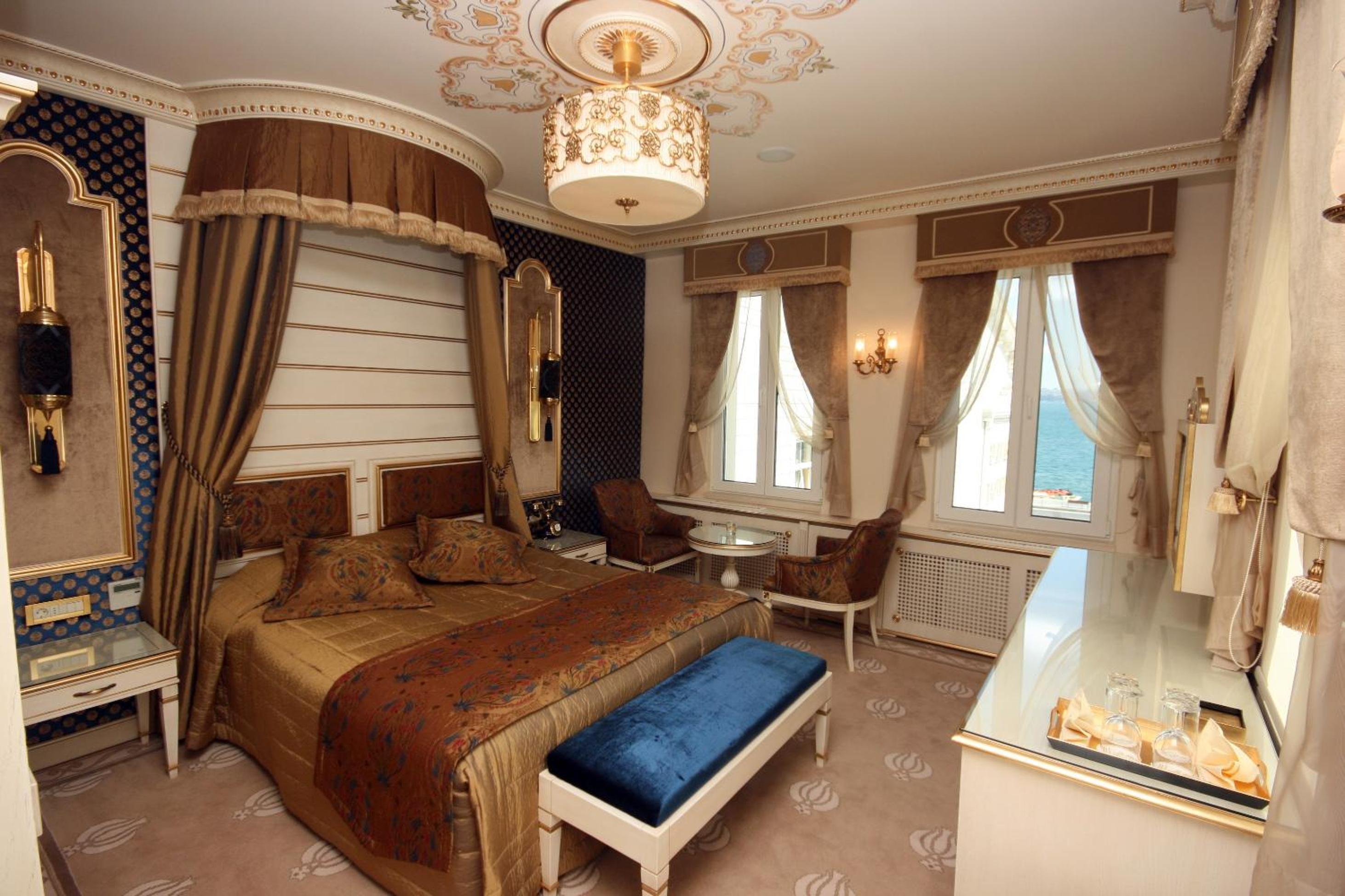 One-Bedroom Suite with Sea View photo 1
