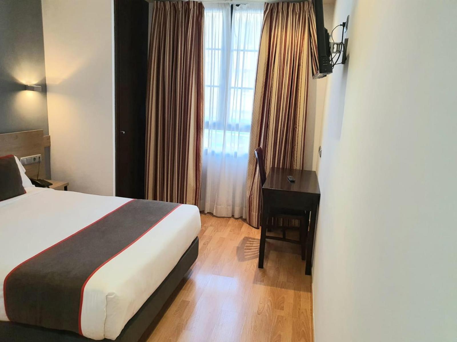 Double Room - Photo 4
