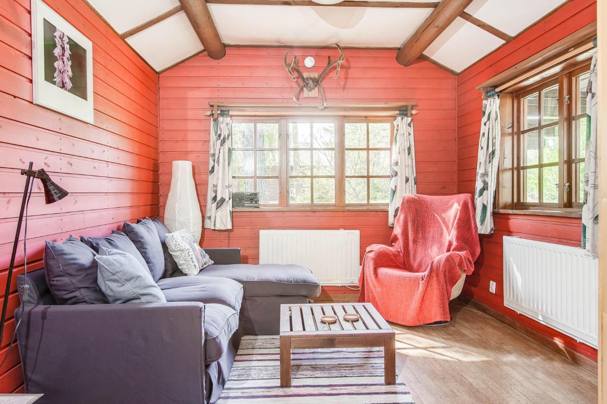 One-Bedroom House photo 1