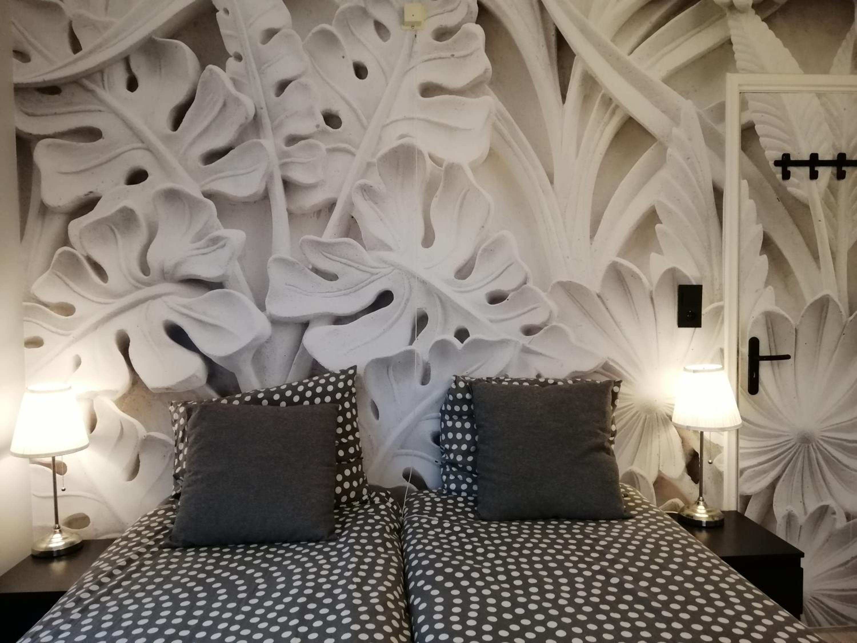 Budget Twin Room - Photo 7