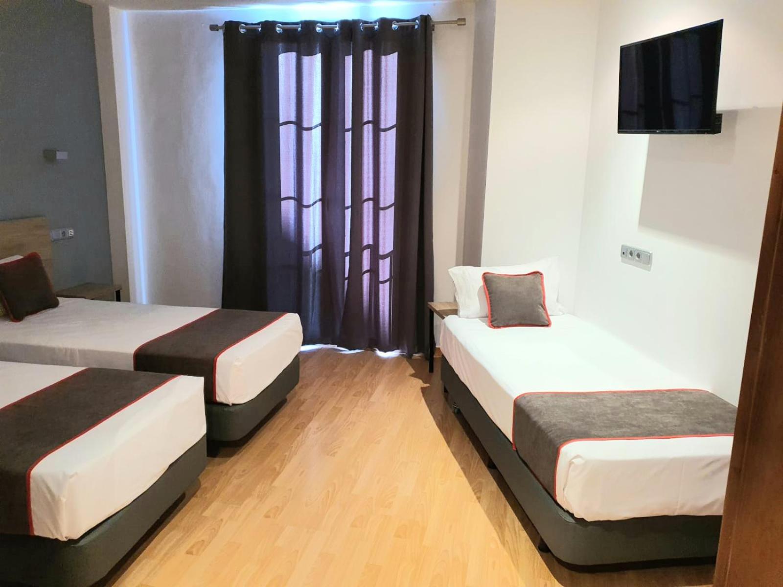 Triple Room - Photo 1