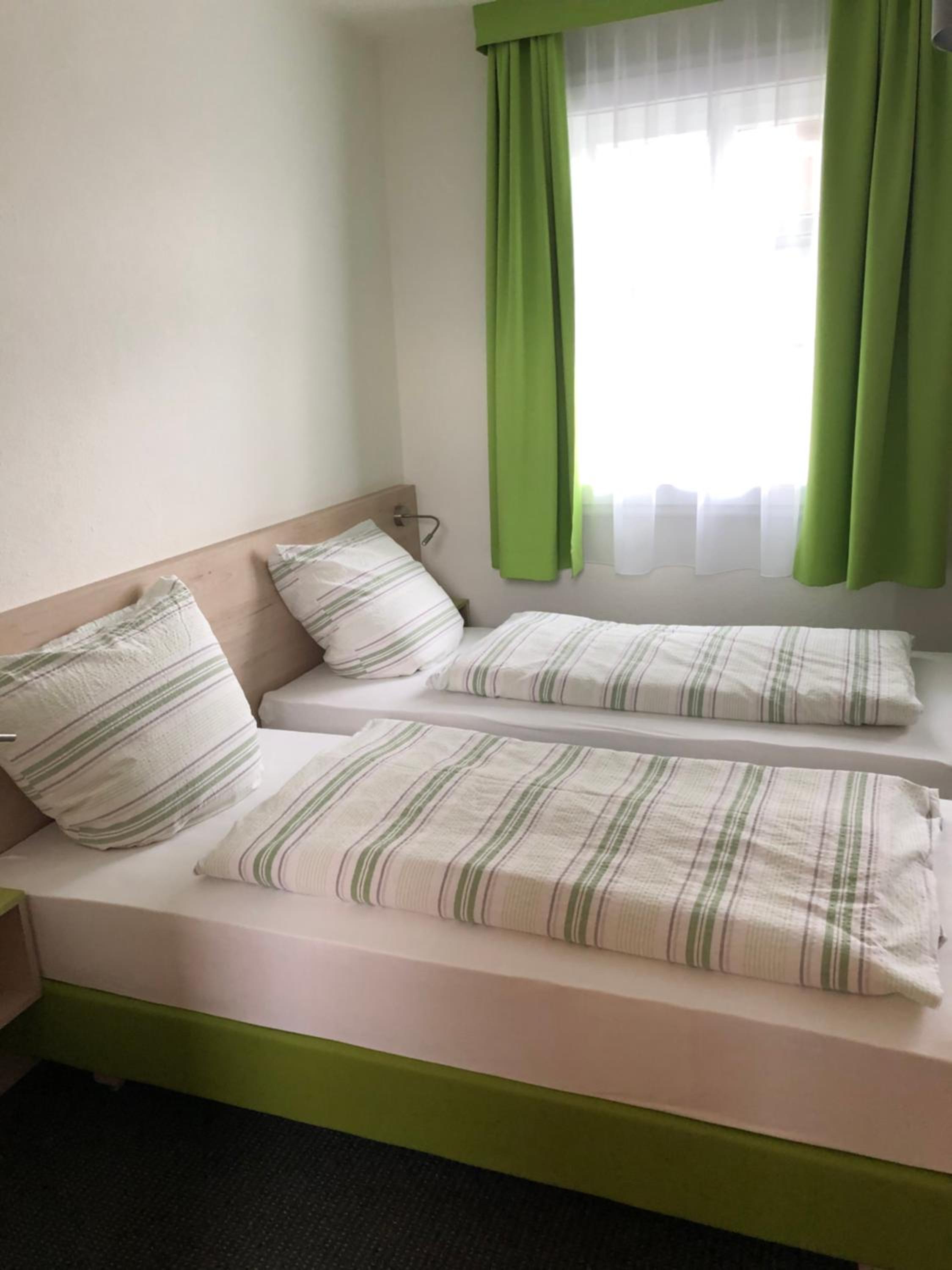 Double Room - Photo 5