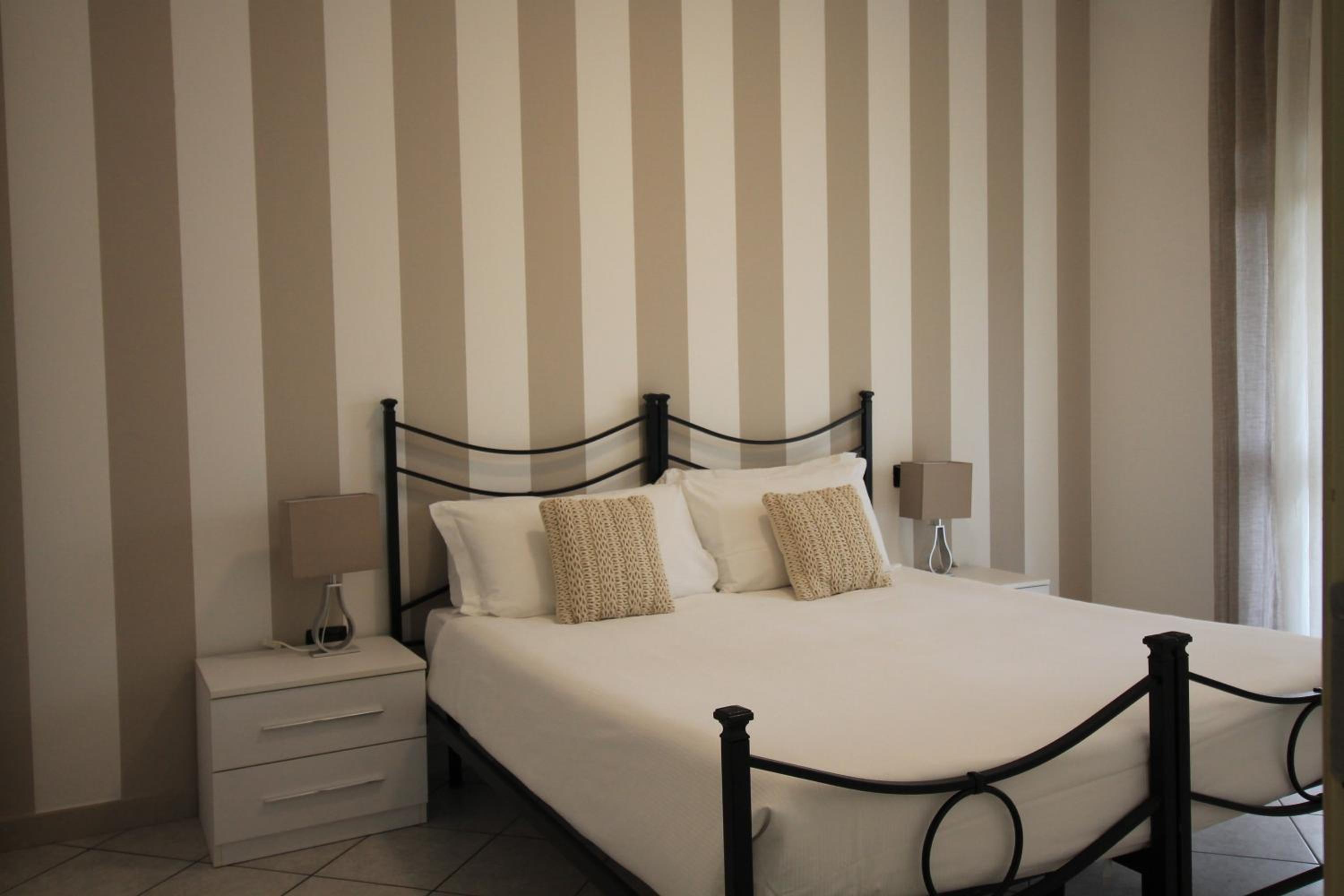 Standard One-Bedroom Apartment photo 2