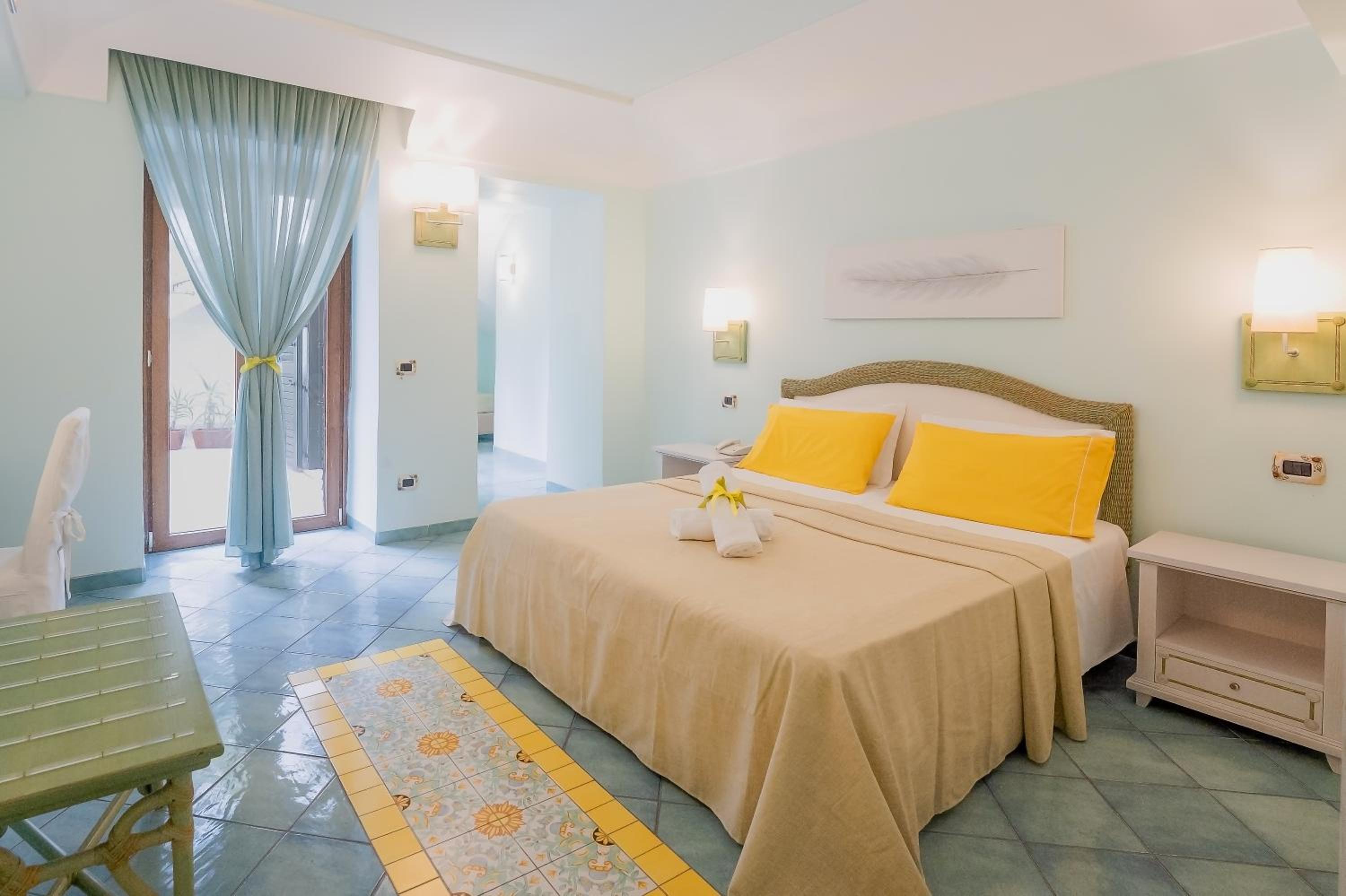 Comfort Double Room with Balcony - Photo 1