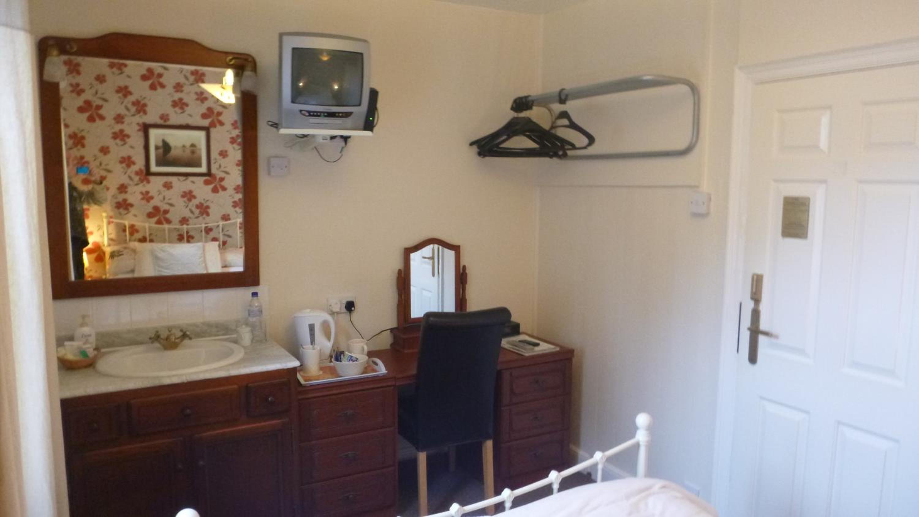 Double Room - Photo 2