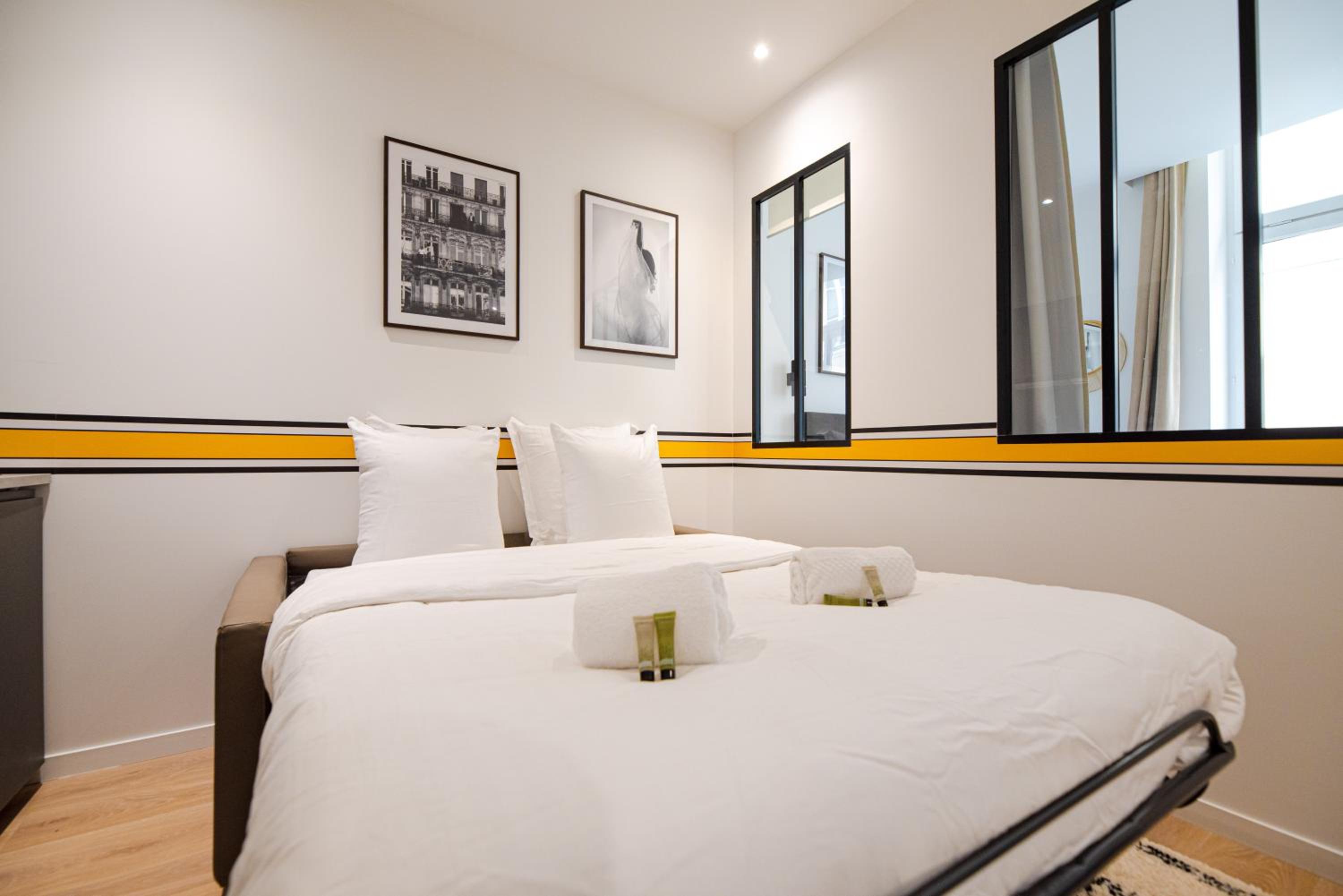 Deluxe Apartment