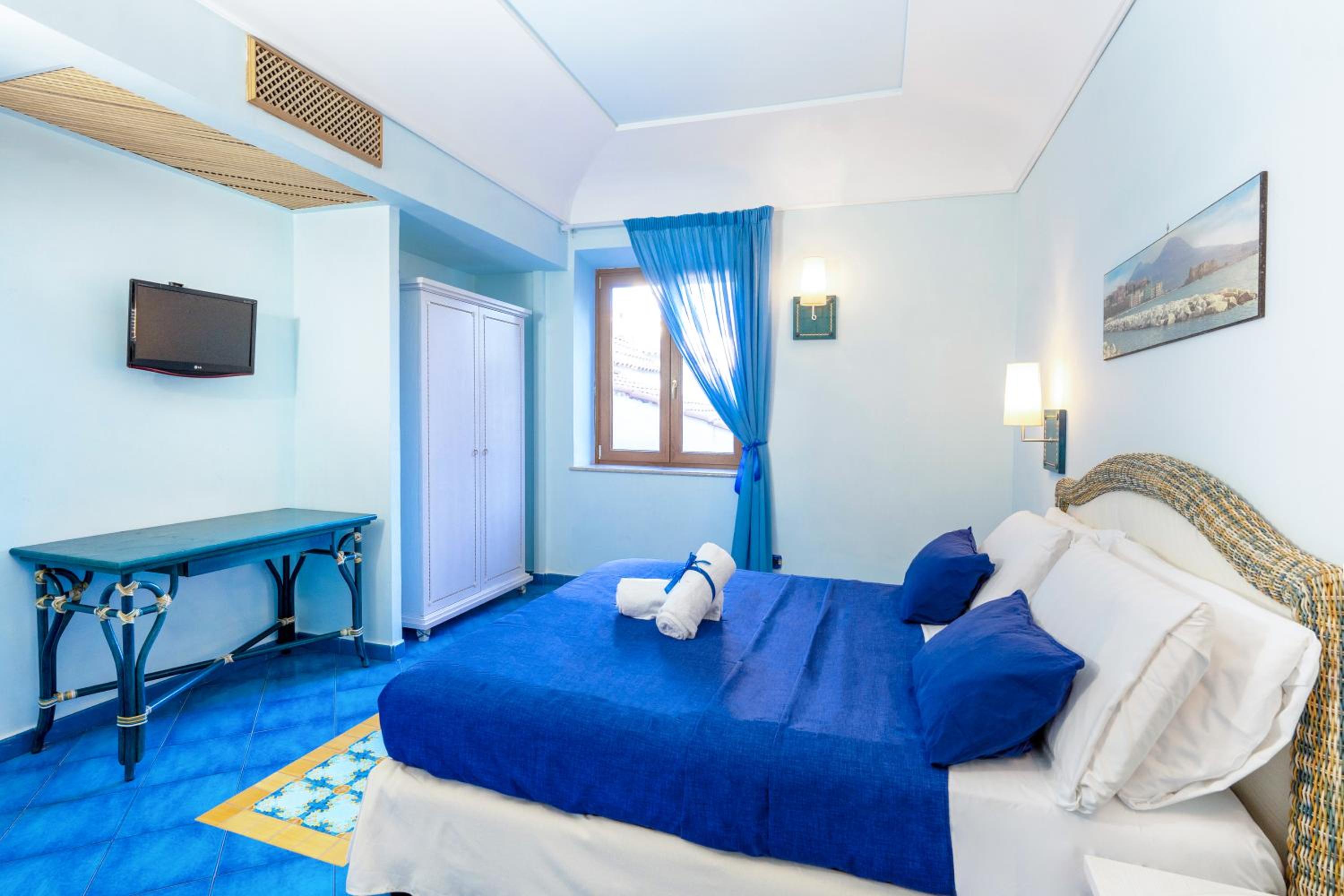 Superior Double Room with Garden View - Photo 3