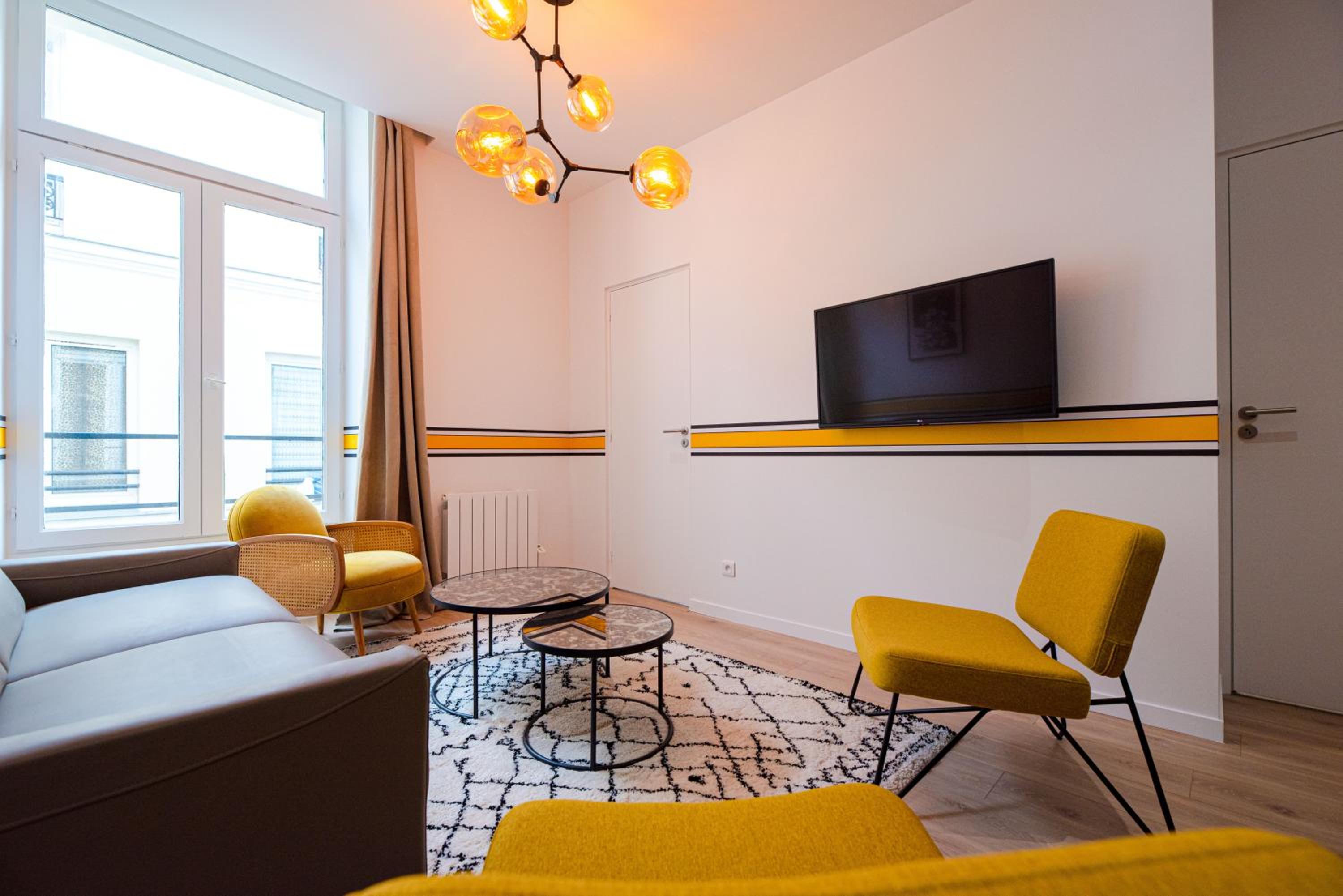 Deluxe Apartment photo 2