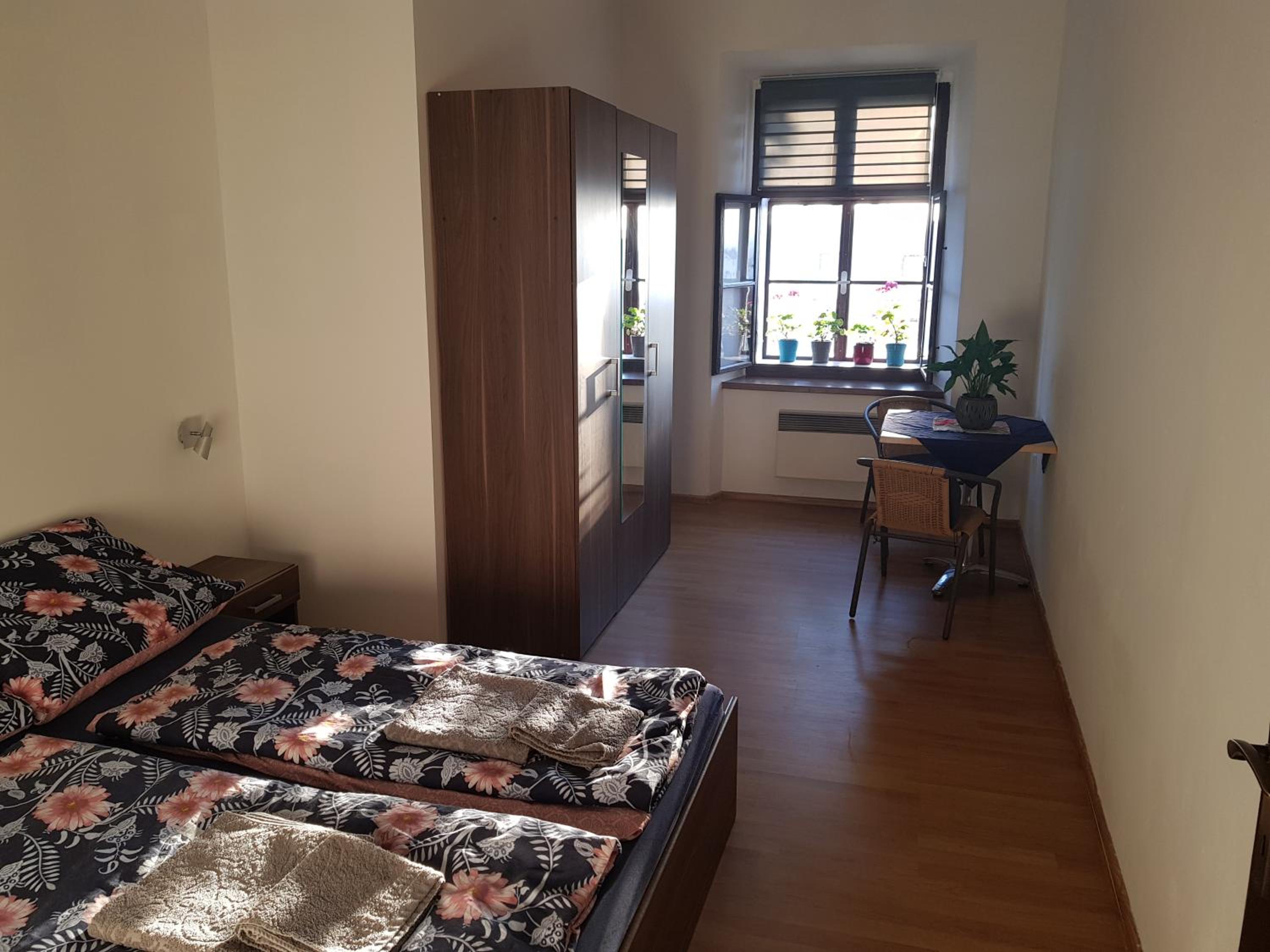 Apartment photo 2