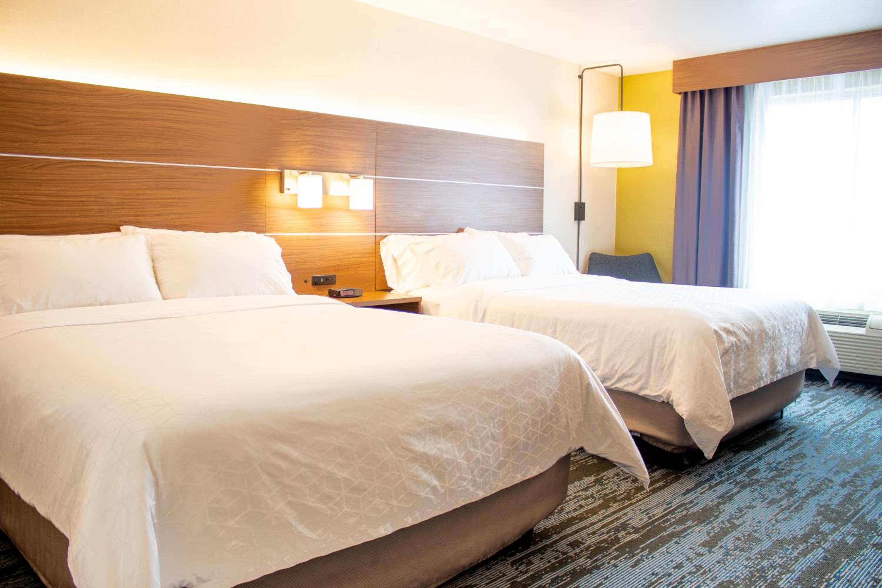 Double Room with Two Double Beds with Sofa Bed - Photo 2