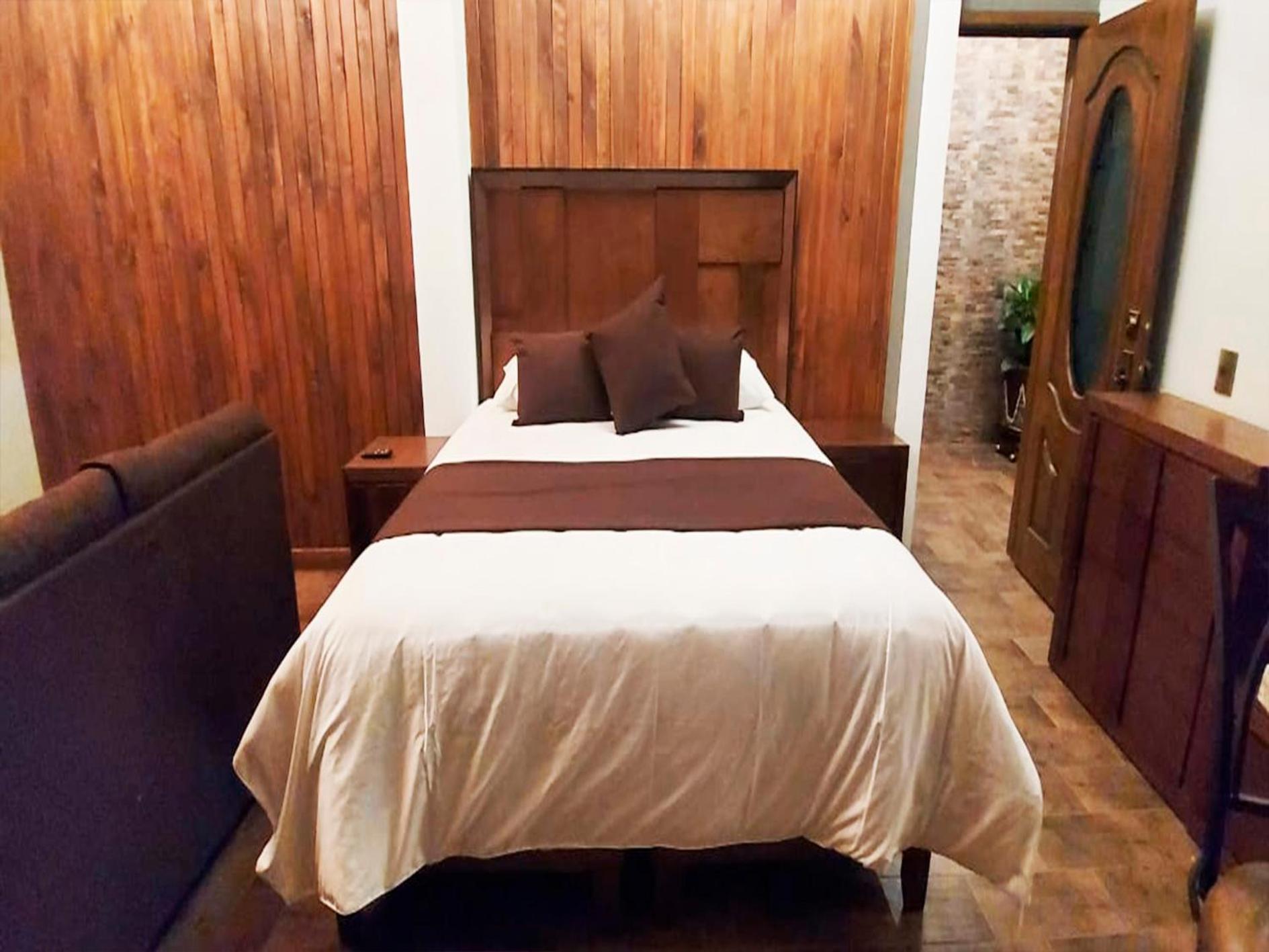 Standard Suite - Photo 5