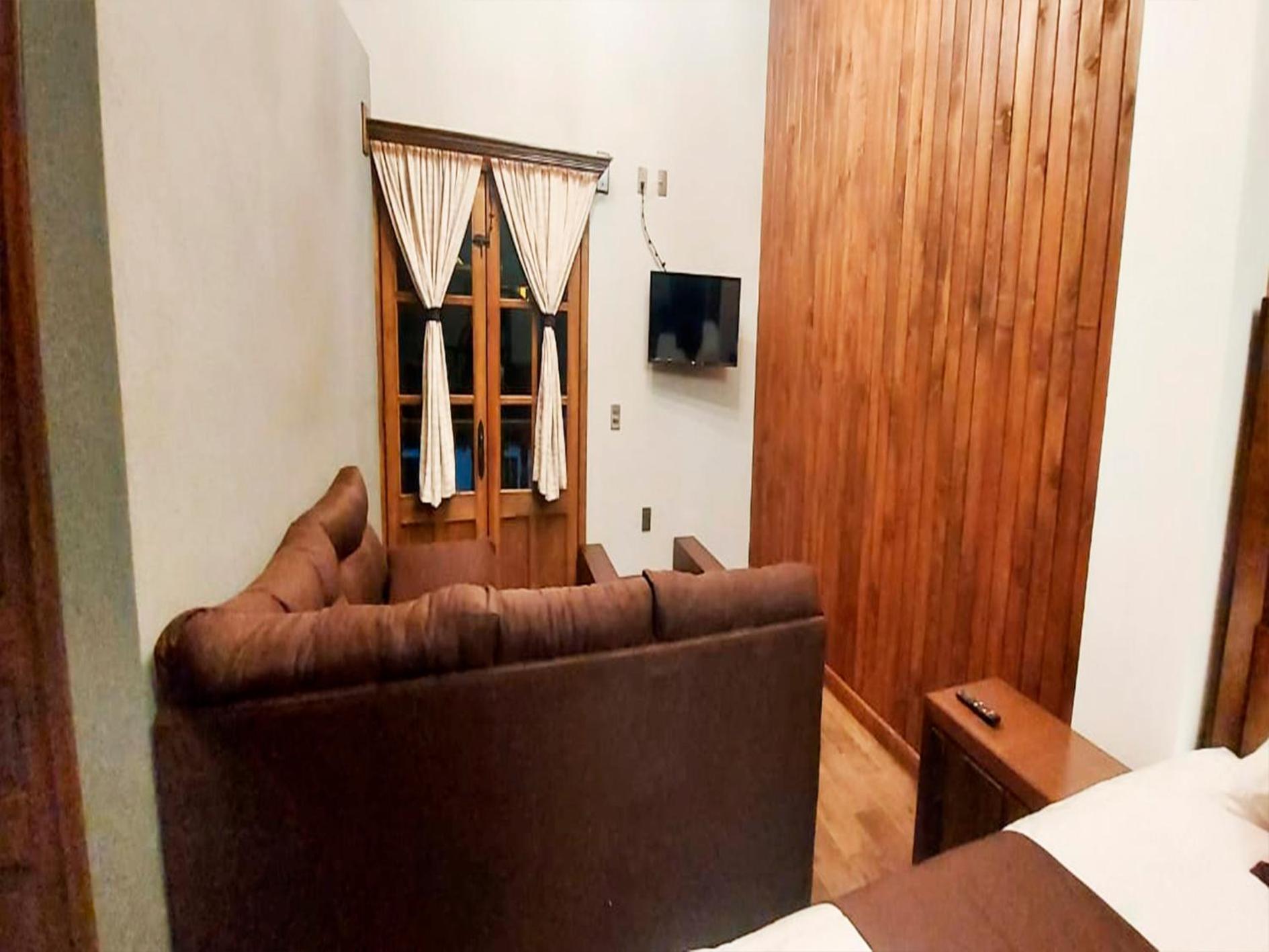 Standard Suite - Photo 4
