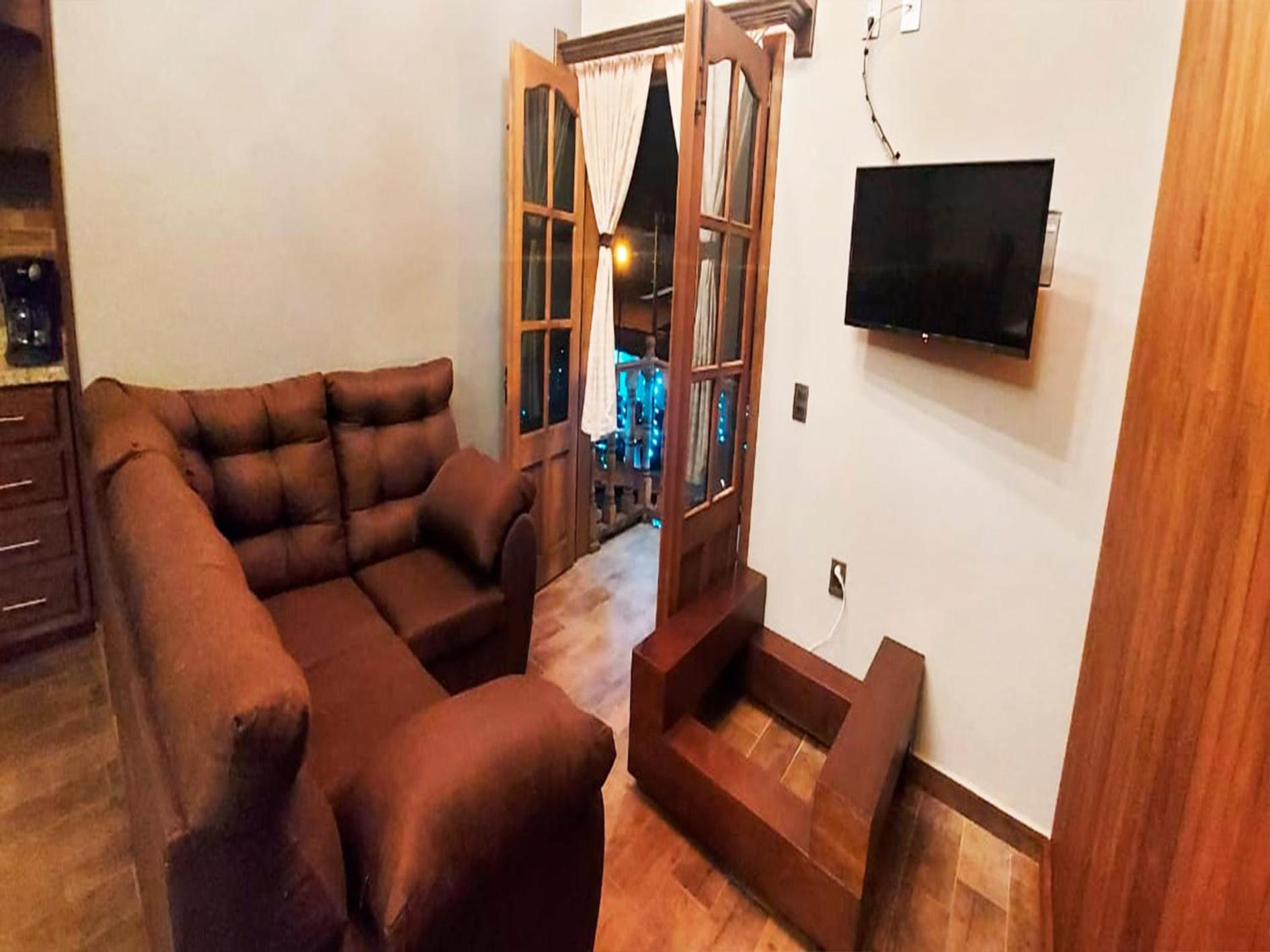 Standard Suite - Photo 7