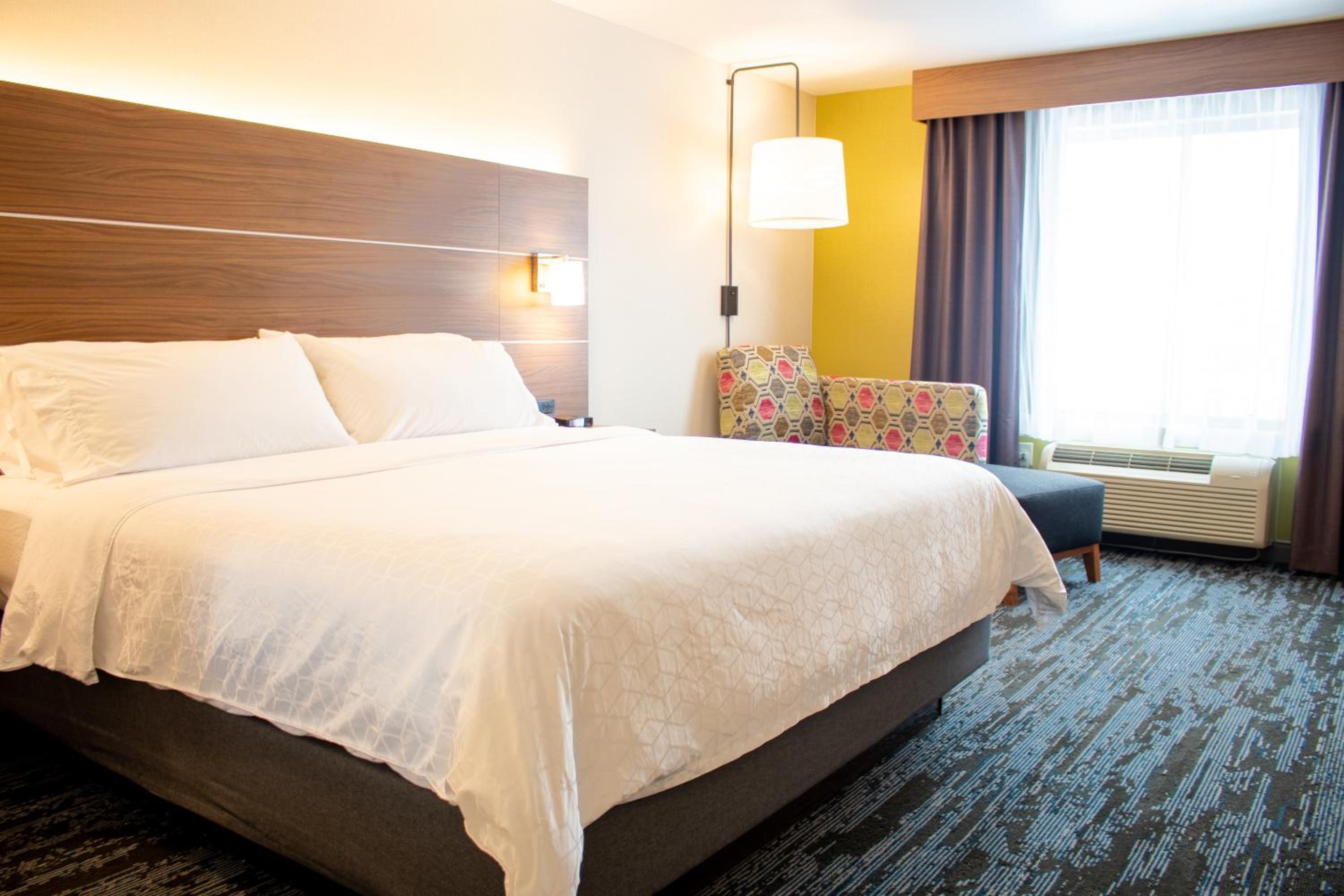 Standard King Room - Photo 2