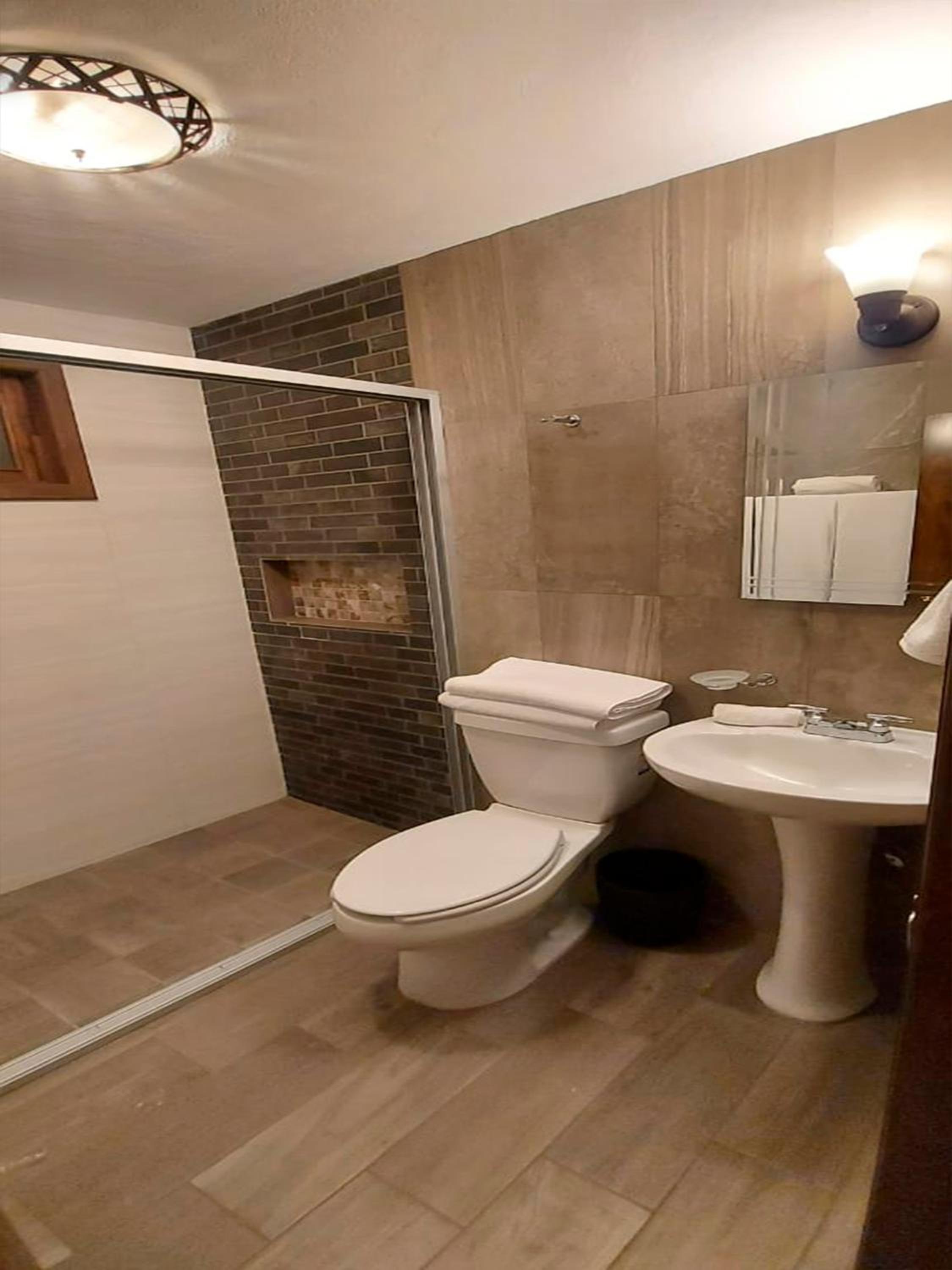 King Suite - Photo 5