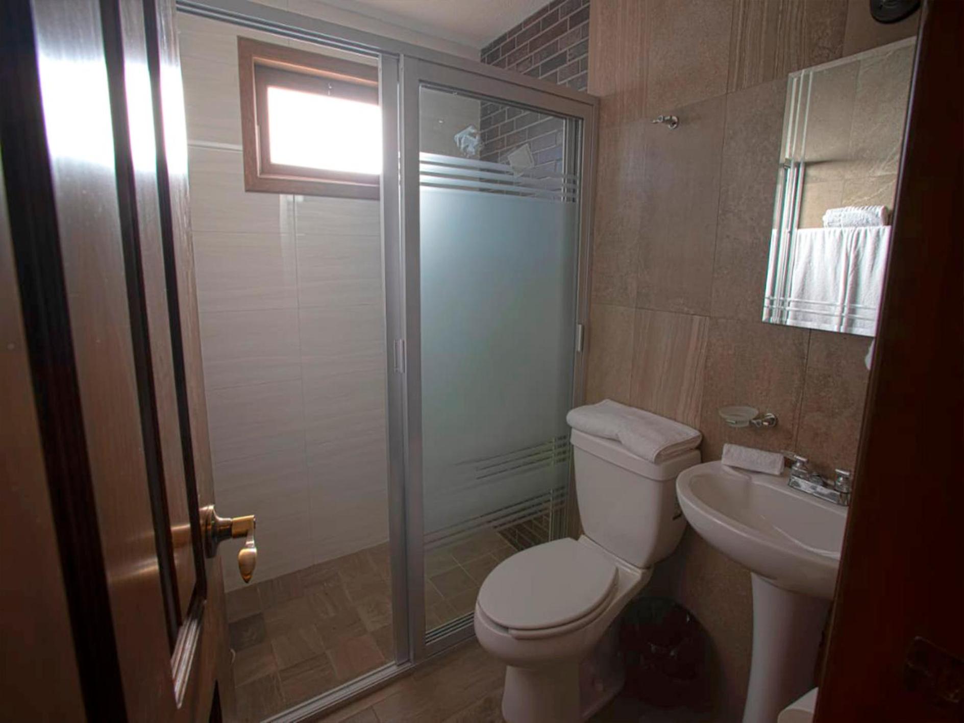 King Suite - Photo 3