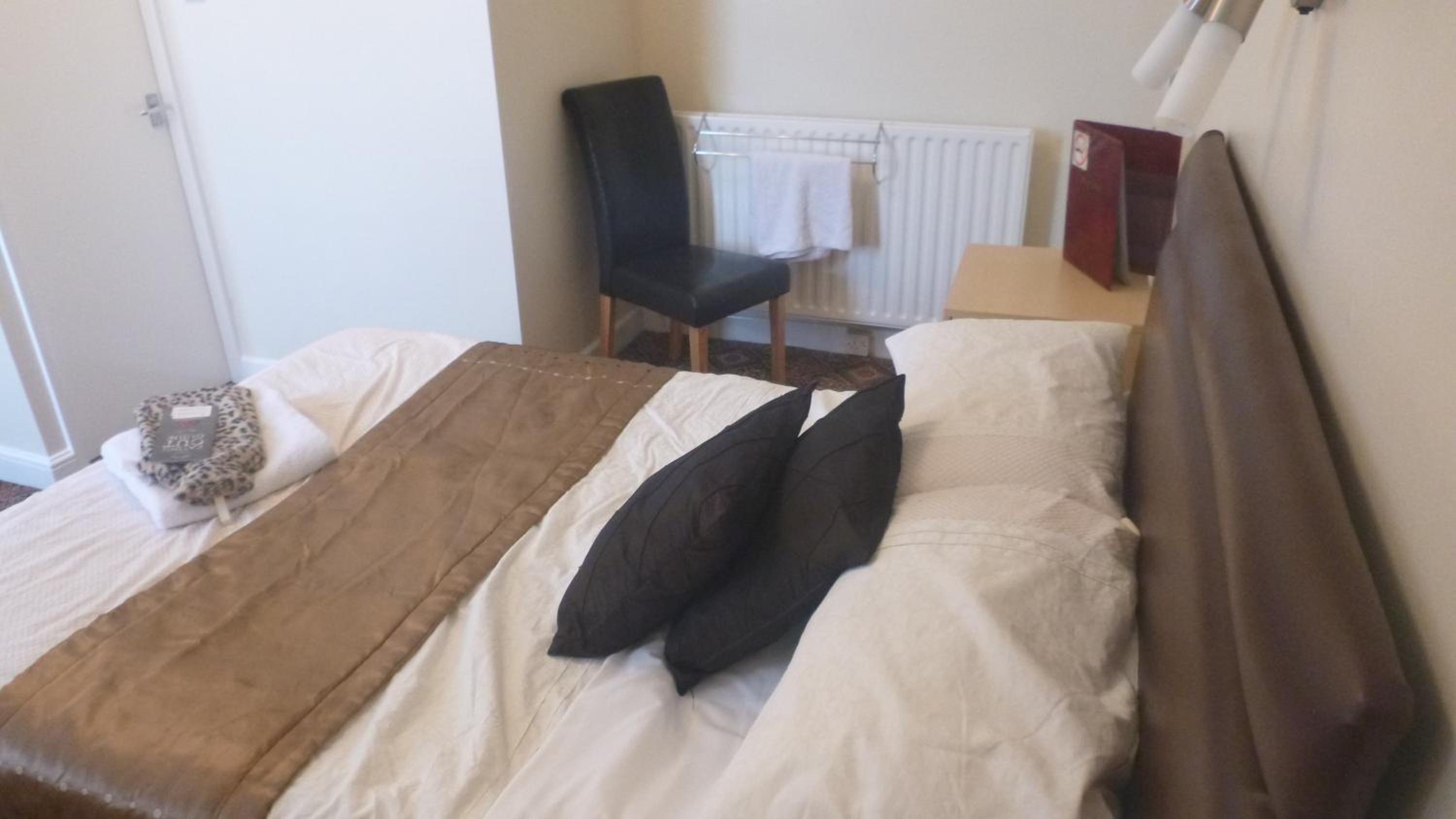Double Room - Photo 5
