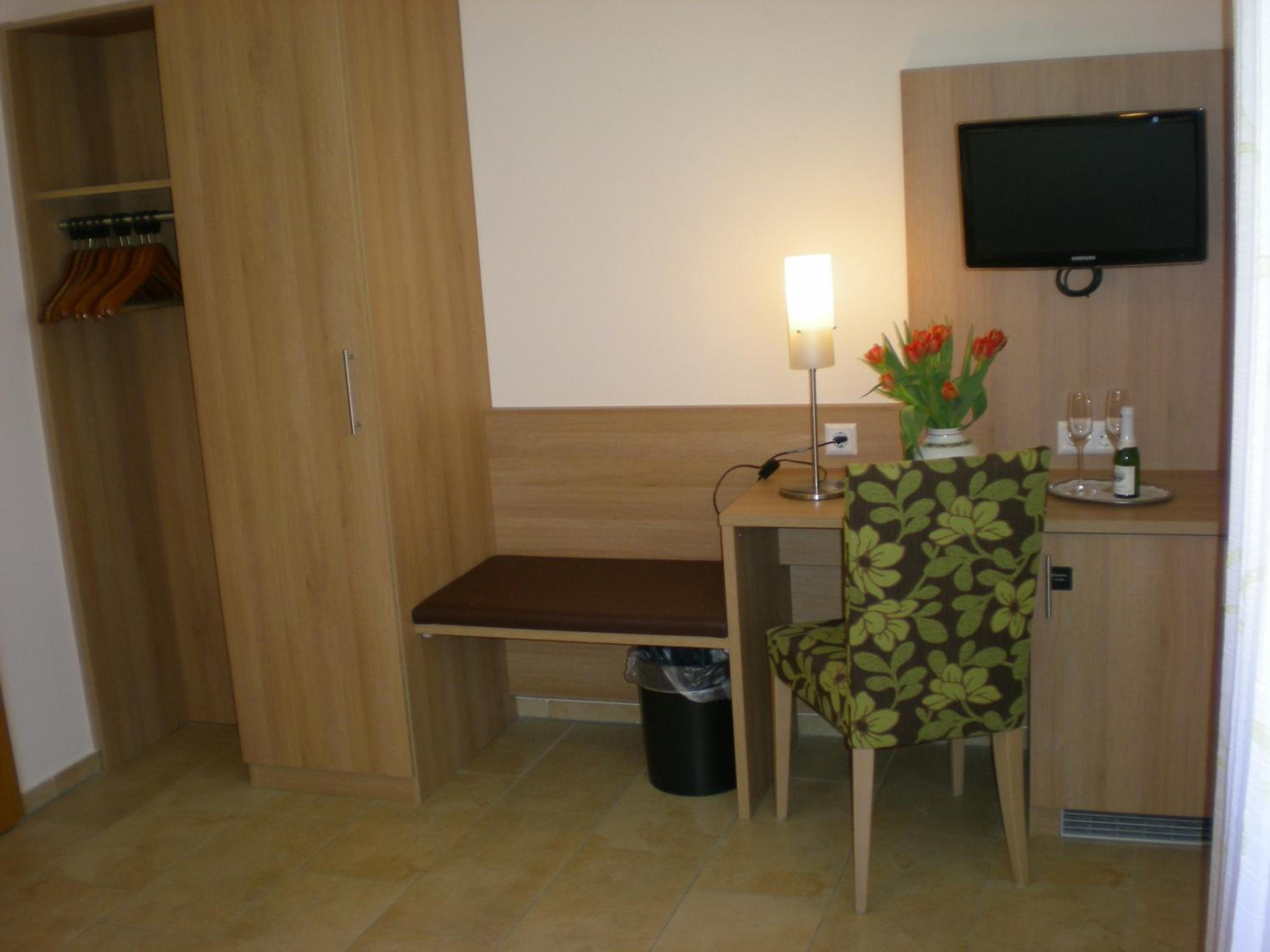 Single Room photo 3
