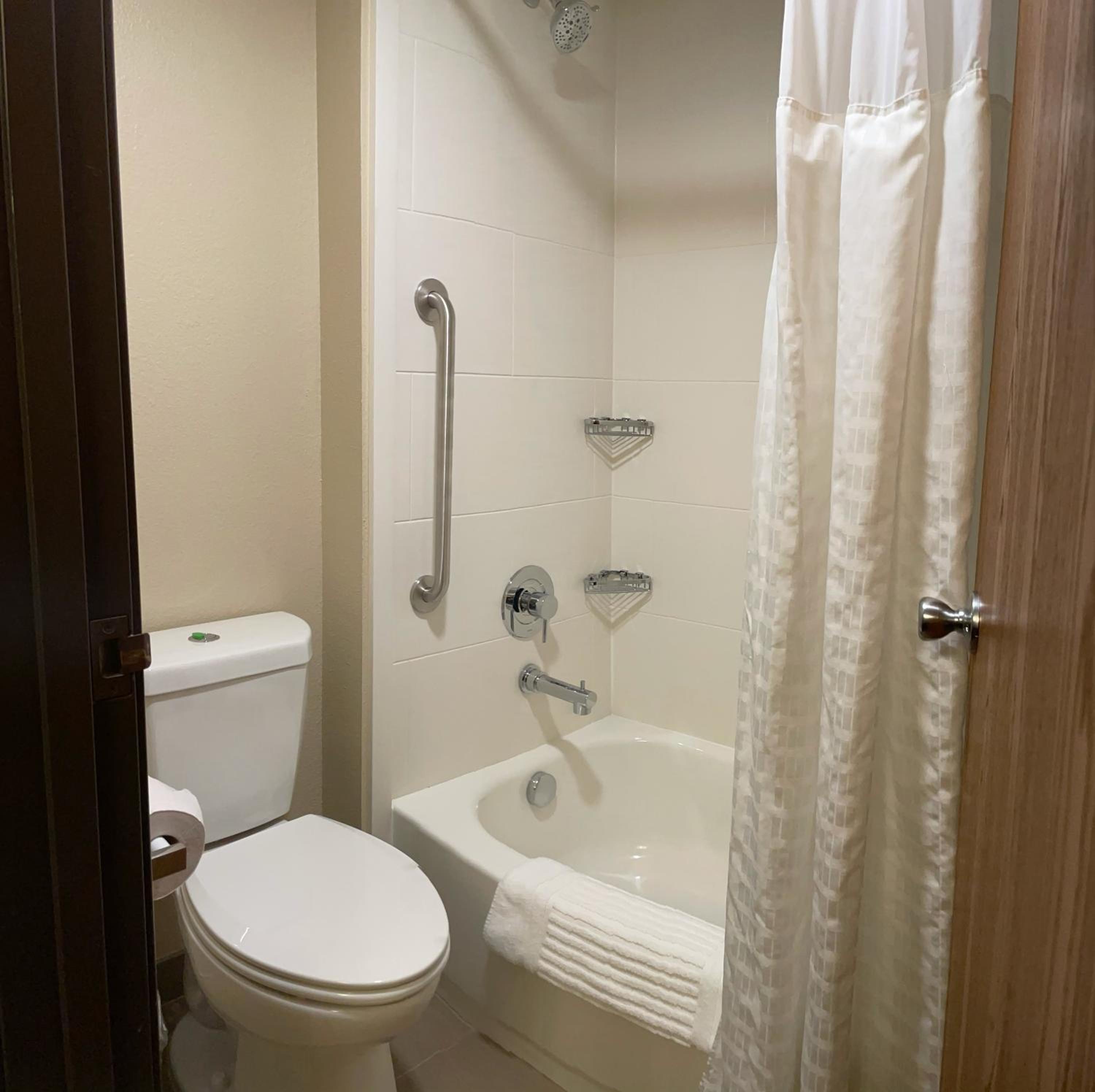 Suite with Two Queen Beds - Non-Smoking - Photo 5