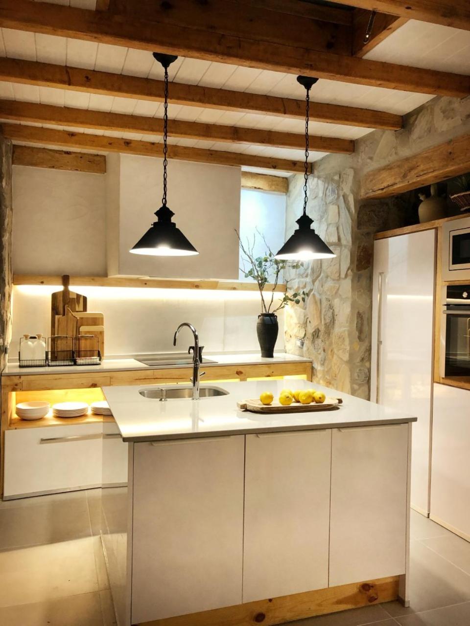 One-Bedroom Apartment - Photo 13