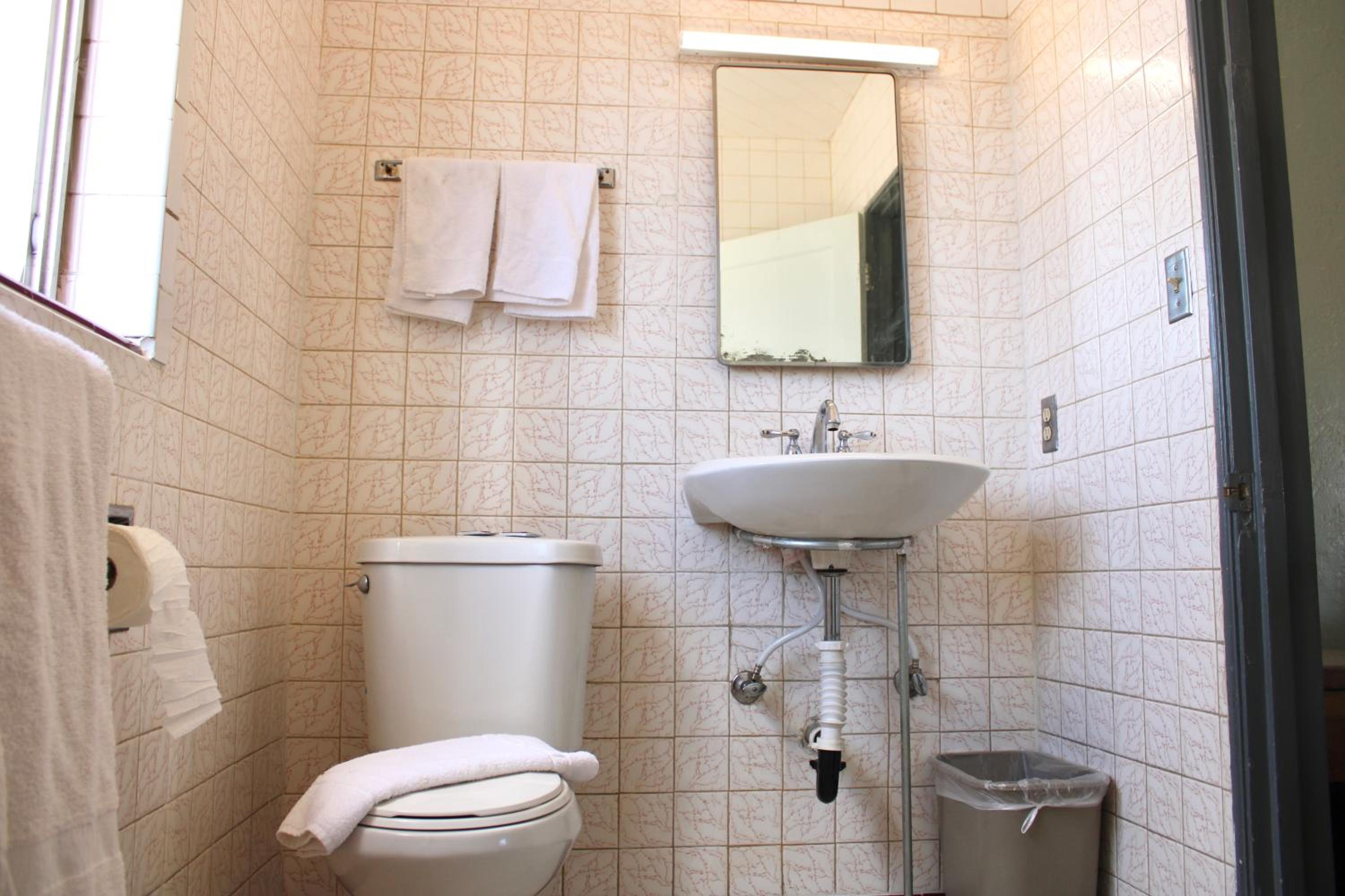 Queen Room photo 3