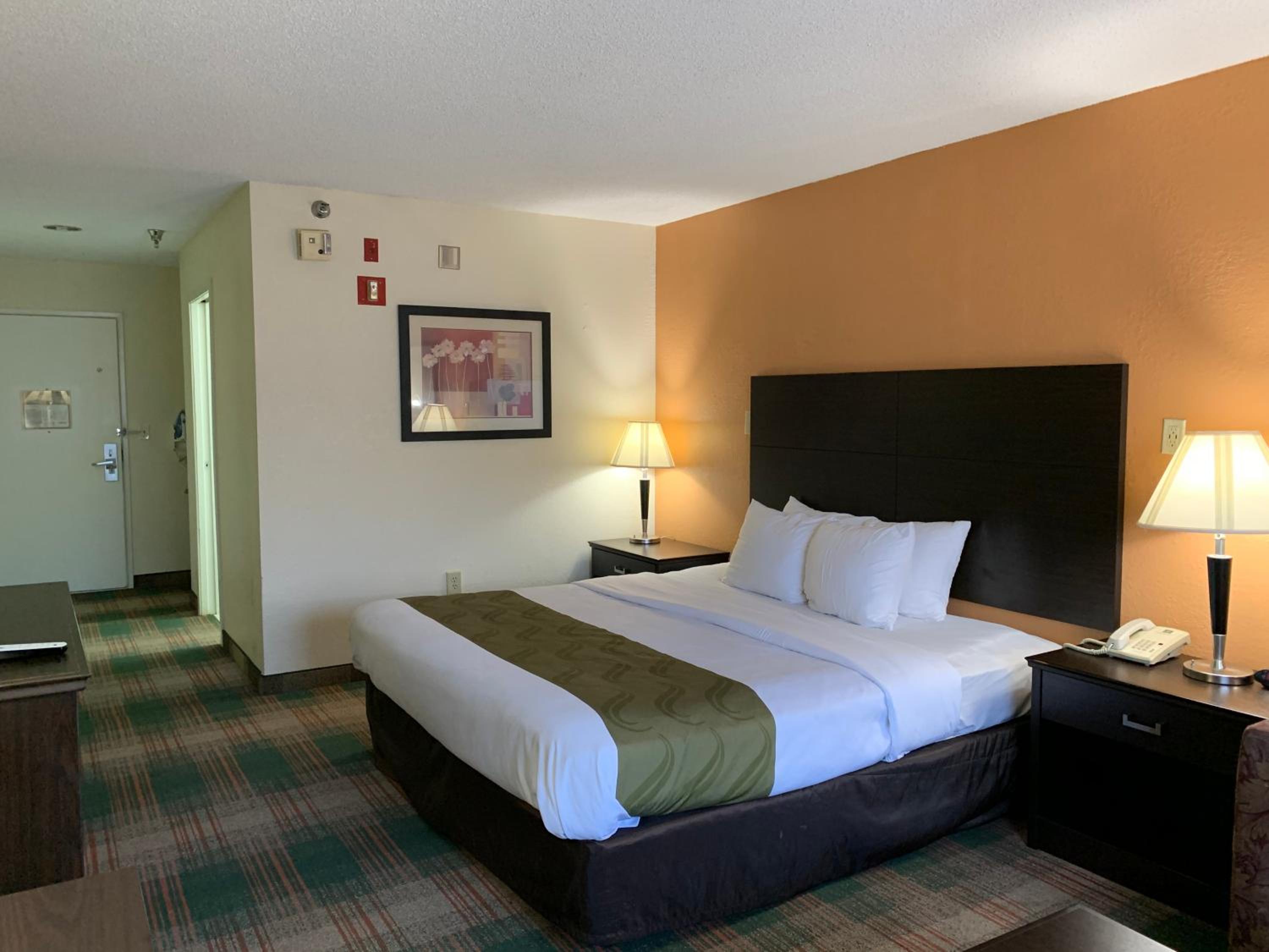 King Room - Accessible/Non-Smoking photo 1