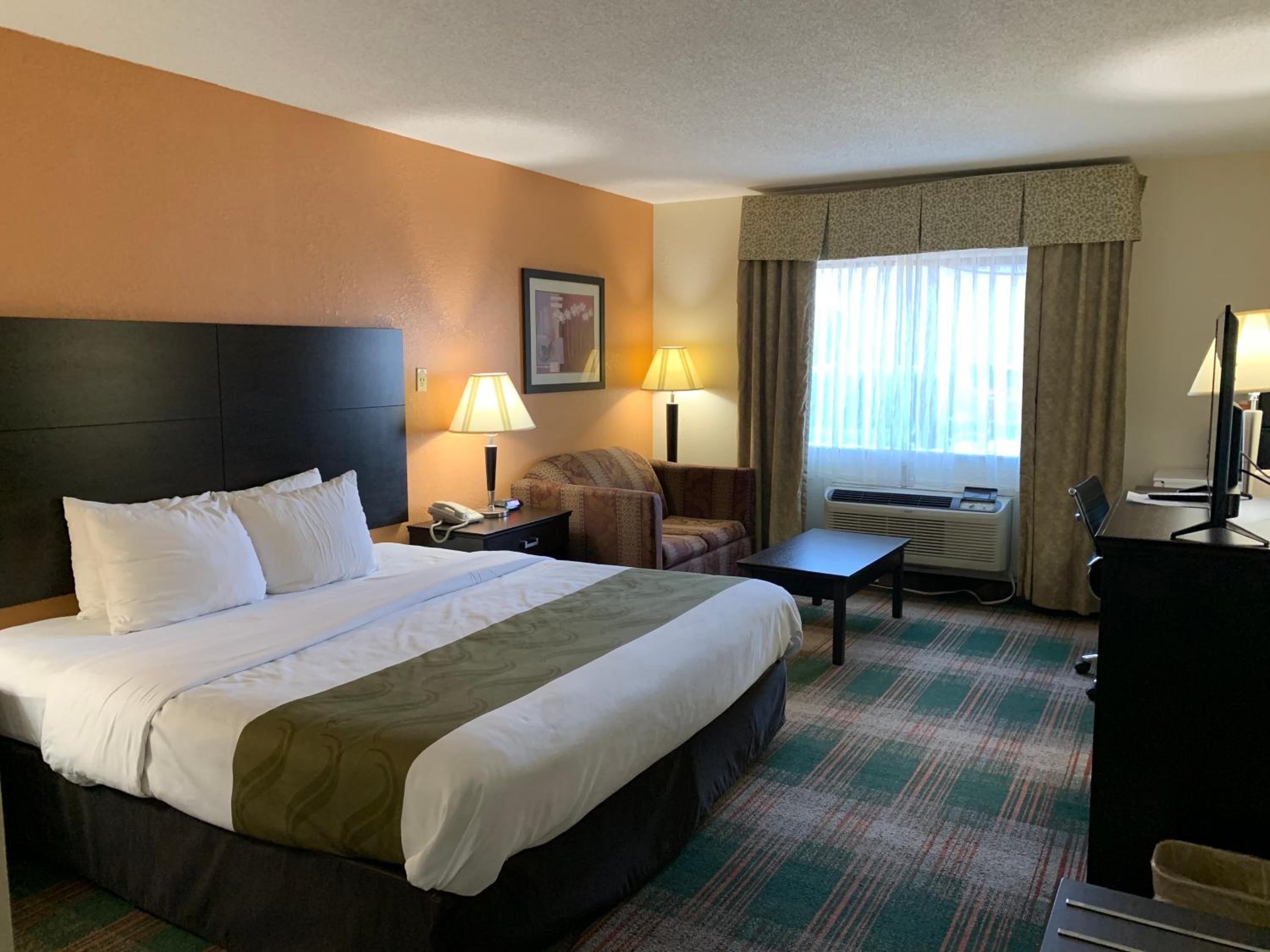 King Room - Accessible/Non-Smoking photo 2
