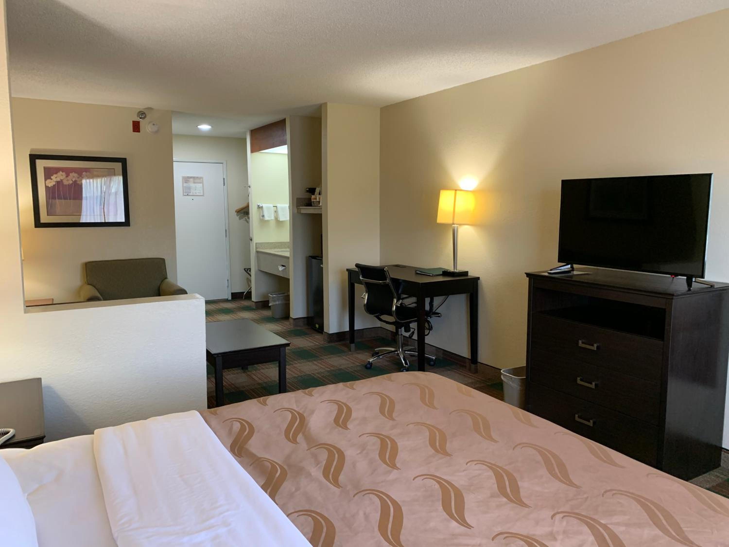 King Room - Non-Smoking photo 1