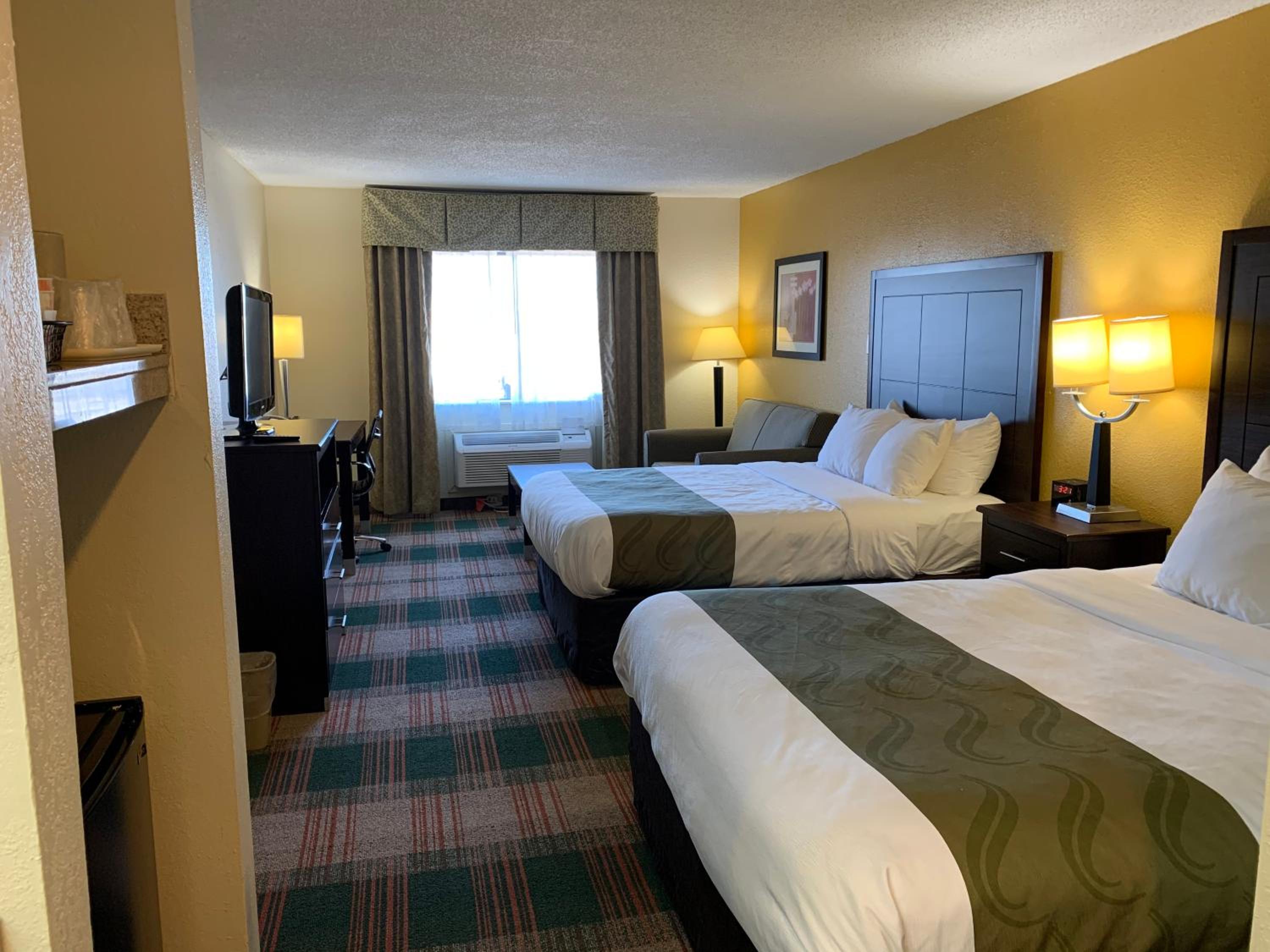 Queen Room with Two Queen Beds - Smoking photo 2