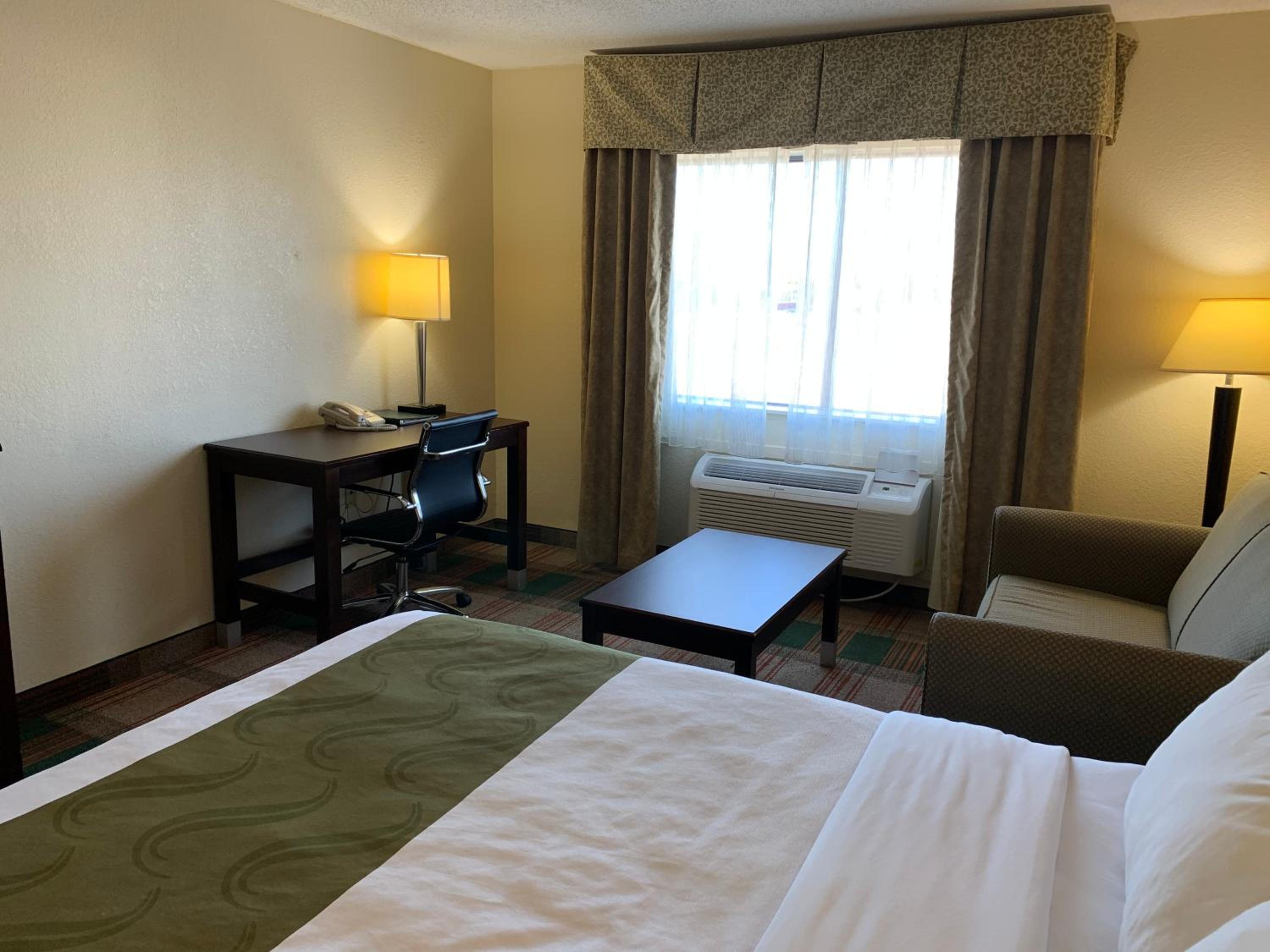 Queen Room with Two Queen Beds - Smoking photo 1